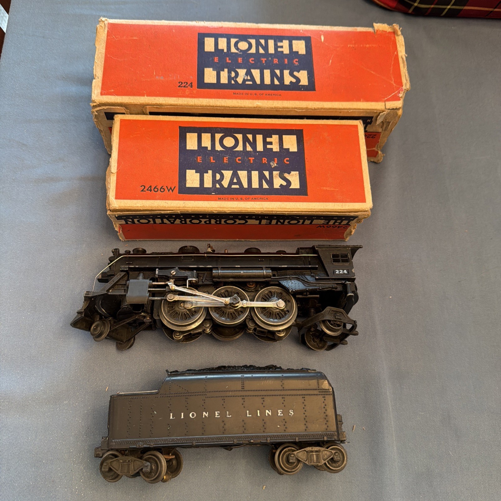 Lionel 224Vintage O Gauge Diecast 2-6-2  Locomotive & Tender 2466w Outstanding