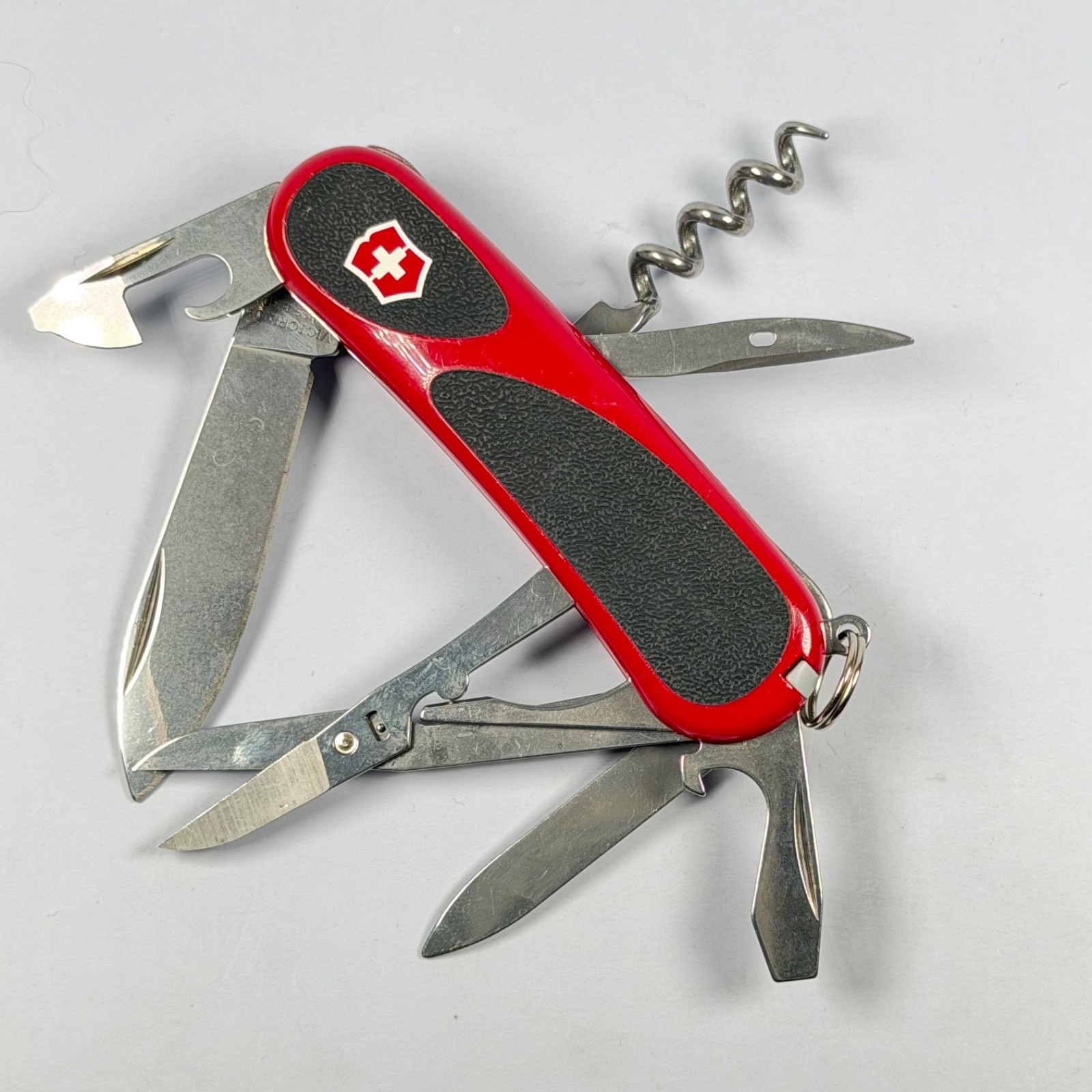 Victorinox Delemont EvoGrip S14| Red | Locking Blade | Excellent Victorinox Delemont EvoGrip S14| Red | Locking Blade | Excellent