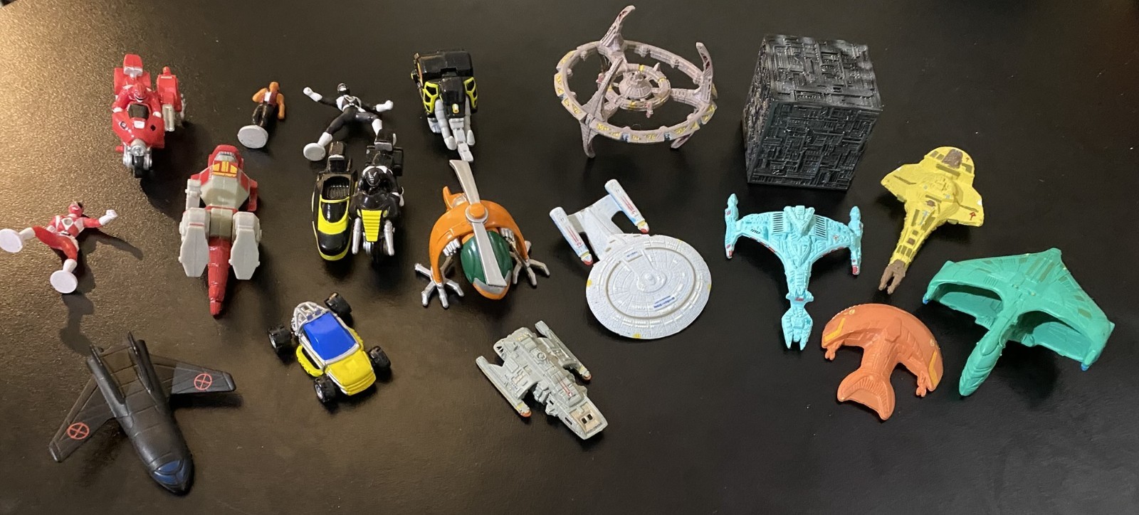 Micro Machines Lot of Power Rangers Star Trek X-Men Micro Machines Lot of Power Rangers Star Trek X-Men