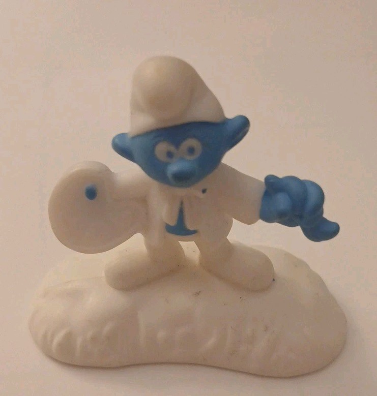 VINTAGE Retired 2017 McDonalds Happy Meal Toy Smurfs Painter Smurf