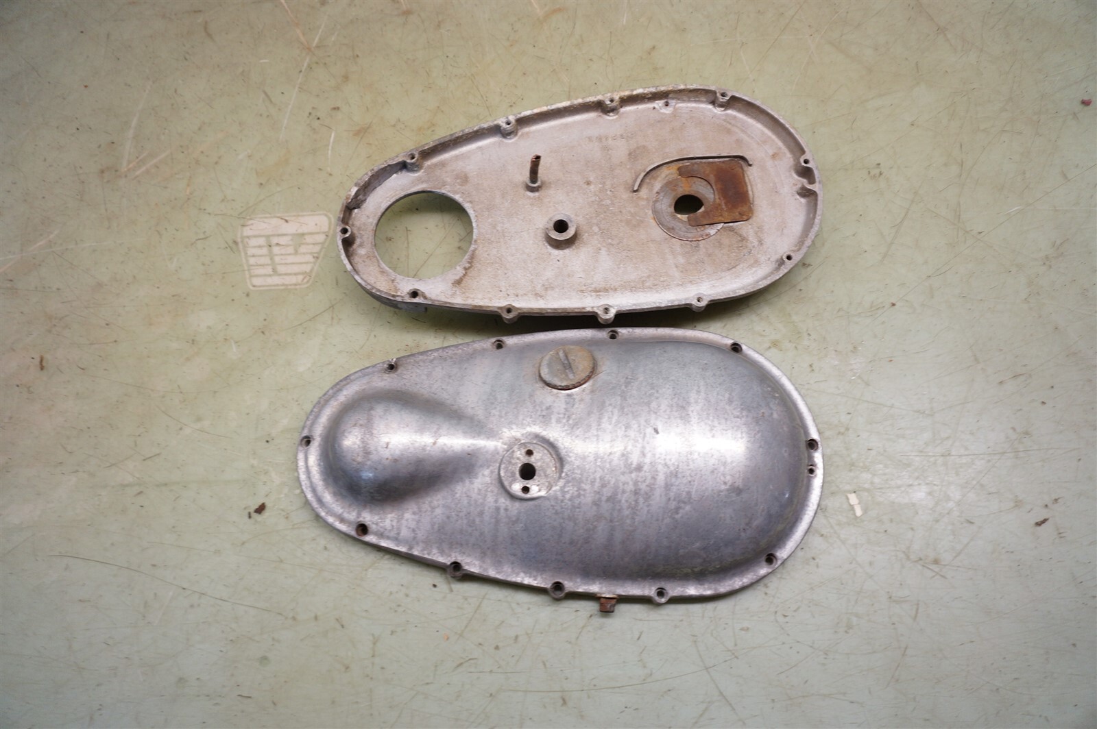 Triumph Pre Unit TR6 5T primary Case Inner Outer Nice *2700