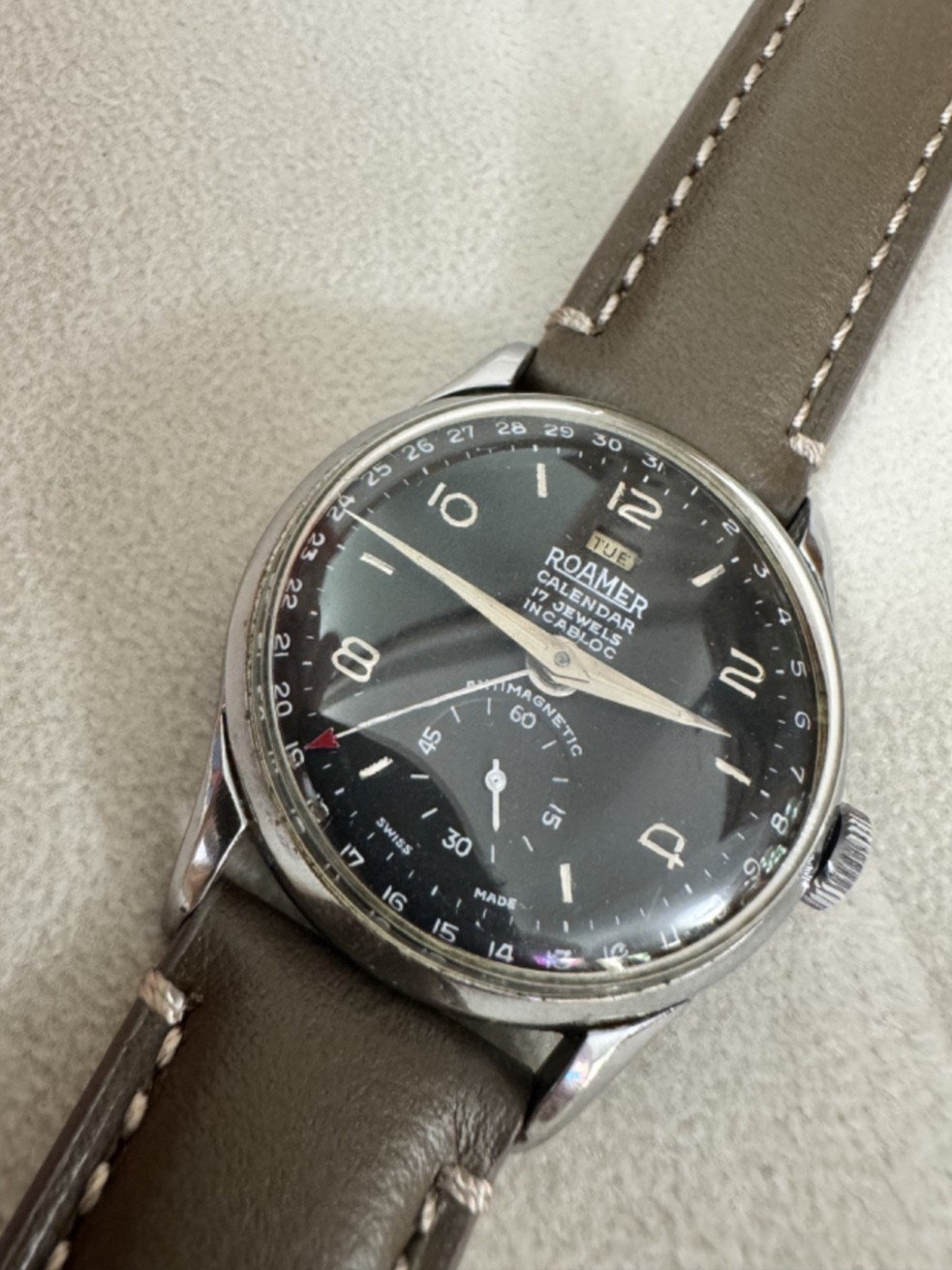 Vintage Roamer Calendar Triple Date Watch - Black Dial Manual Winding Vintage Roamer Calendar Triple Date Watch - Black Dial Manual Winding