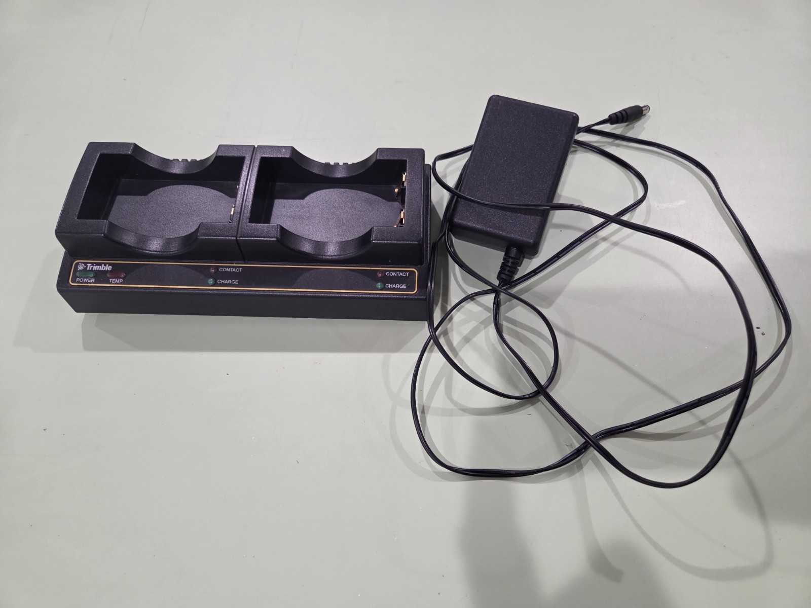 61116-00 Trimble Dual Battery Charger 61116-00 Trimble Dual Battery Charger