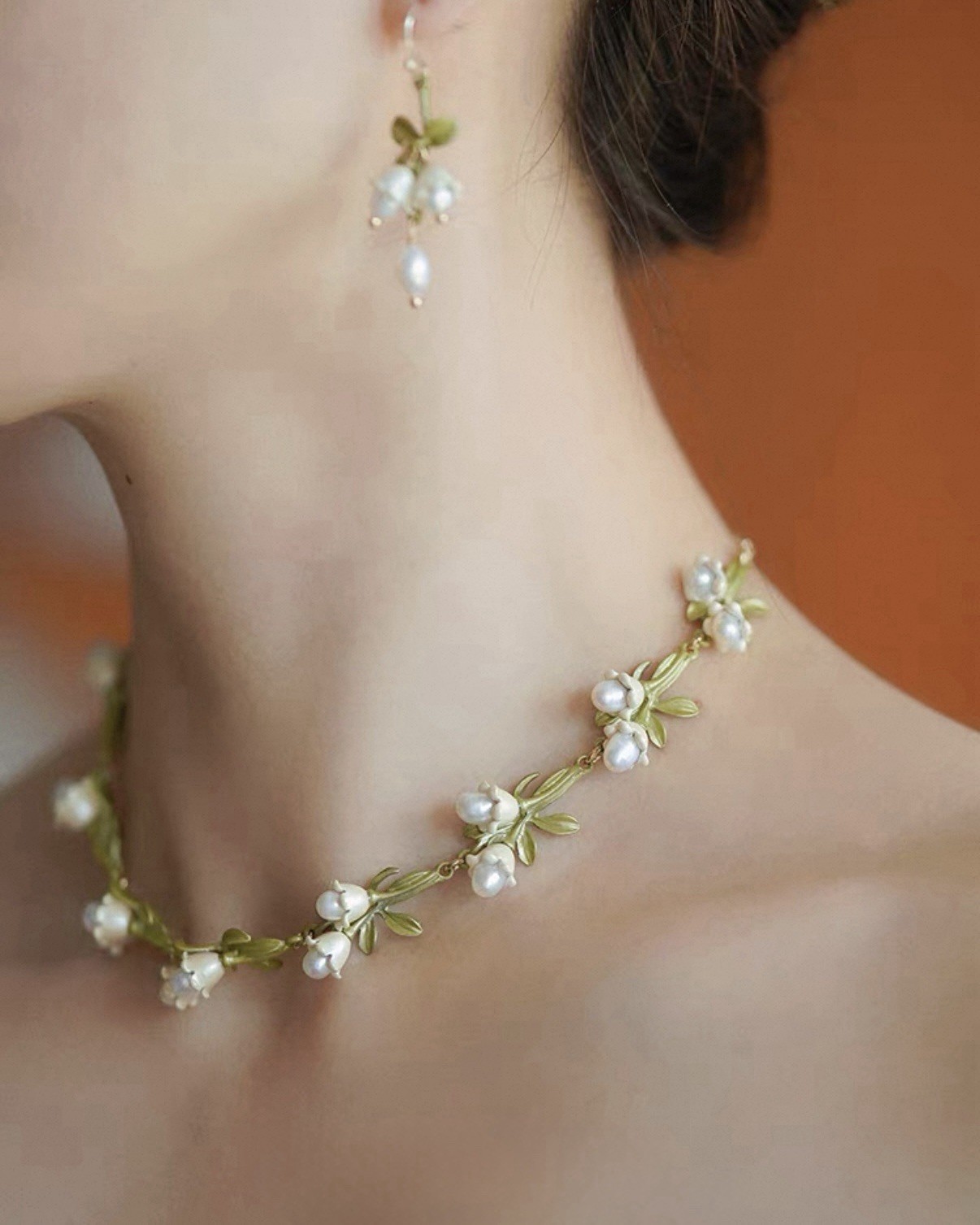 Vintage Lily of the Valley Design Pearl Necklace Bracelet & Earrings Set Vintage Lily of the Valley Design Pearl Necklace Bracelet & Earrings Set