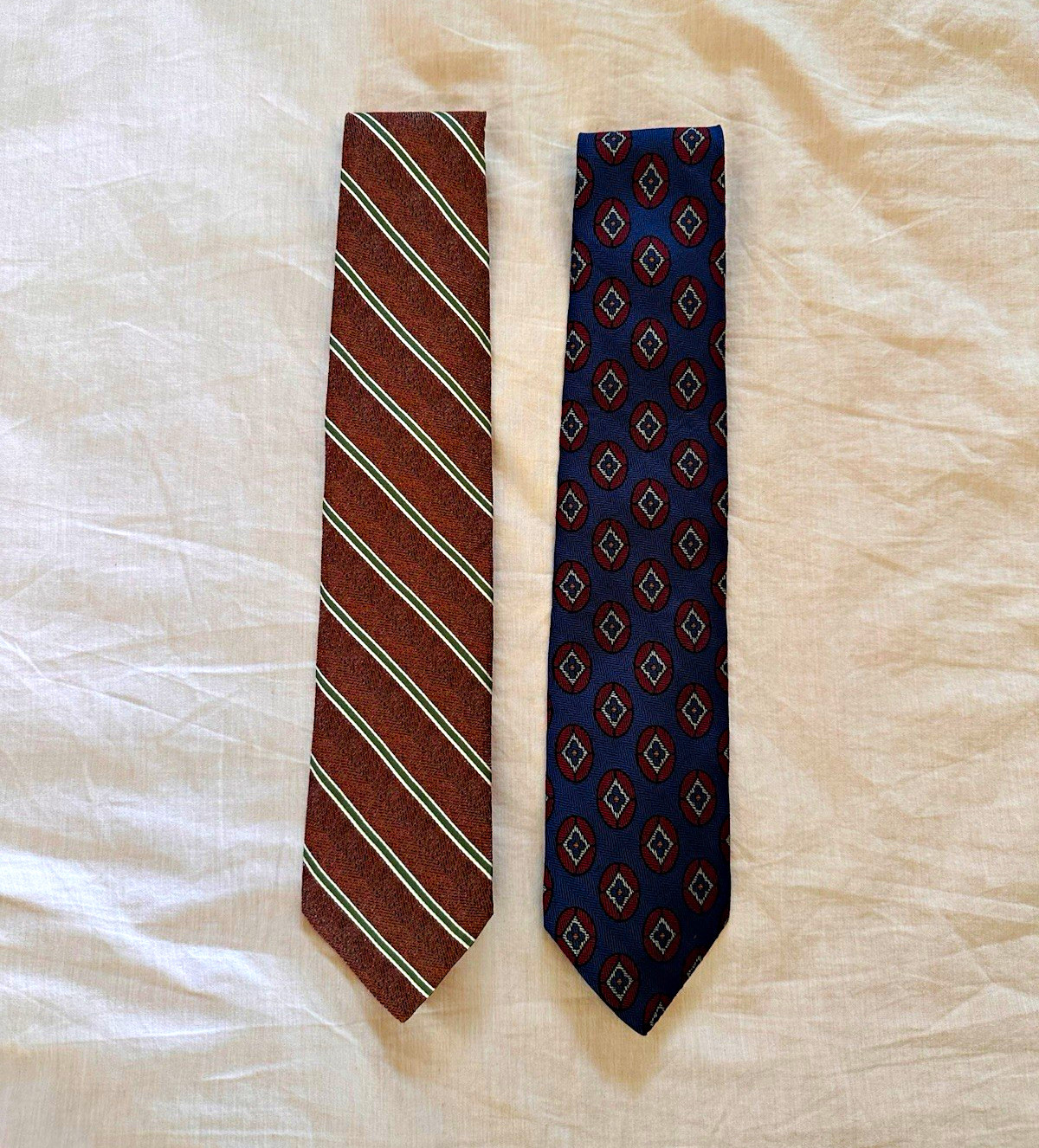 Brooks Brothers Men\'s Woven Silk Ties 2-Pc Brown/Navy Stripe Geometric Logo