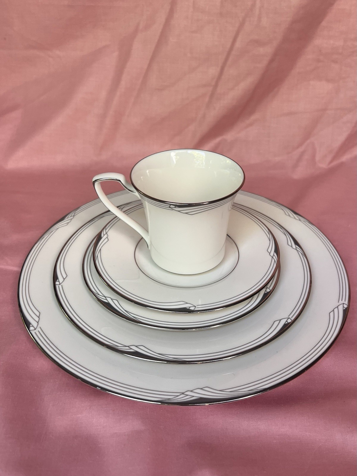 60 pieces/12 sets of Noritake Sterling Cove 5-piece Place Settings