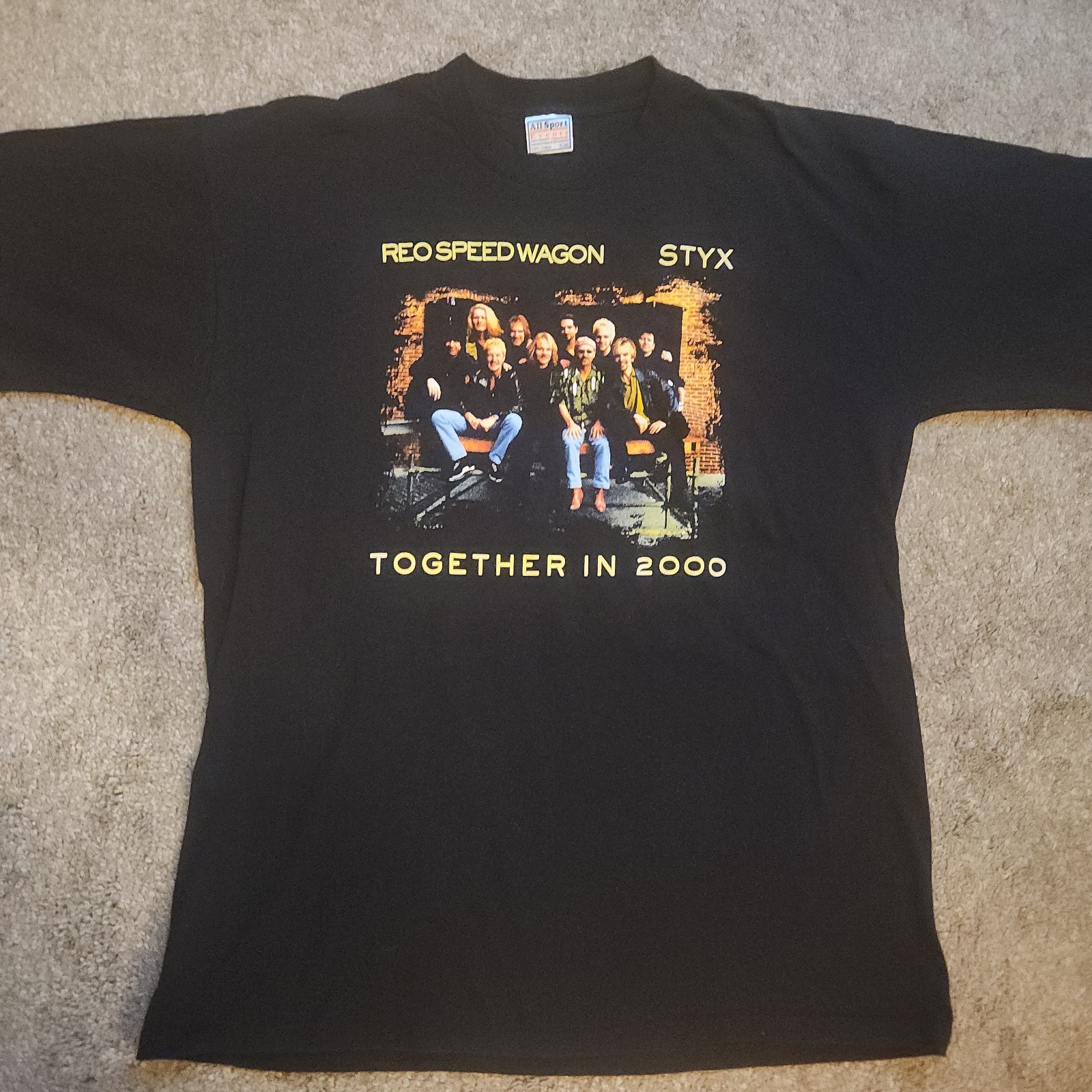 Vintige Single Stitch REO Speedwagon & Styx - “Together in 2000” - Black Shirt. Vintige Single Stitch REO Speedwagon & Styx - “Together in 2000” - Black Shirt.