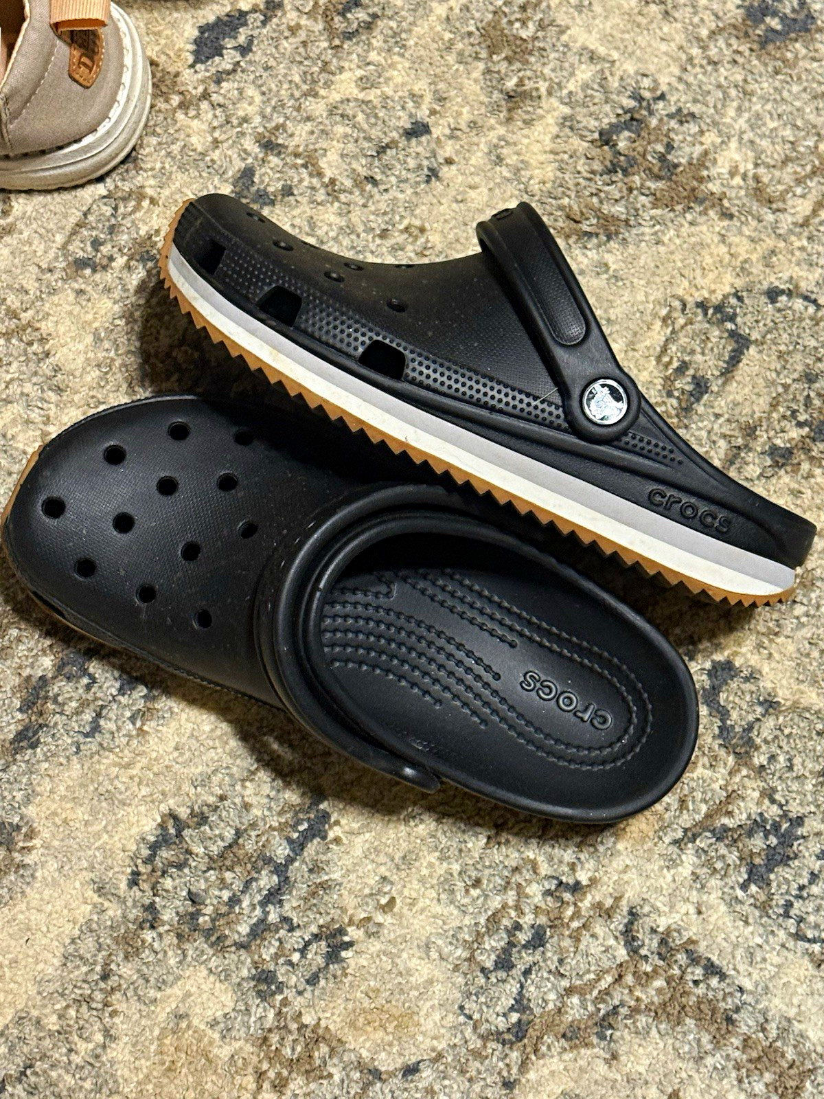 Crocs Womens/Men’s Black/White Clog Slip-On Rubber Shoes Size 7 Breathable Strap Crocs Womens/Men’s Black/White Clog Slip-On Rubber Shoes Size 7 Breathable Strap