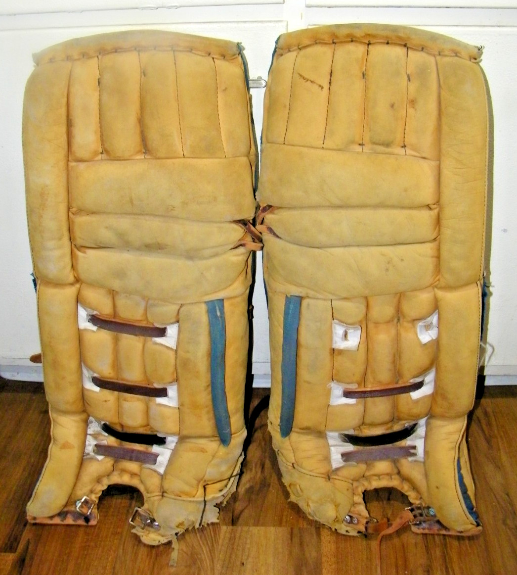 RARE VINTAGE ADAMS LEATHER ADULT/SENIOR HOCKEY GOALIE PADS,NHL QUALITY, NICE