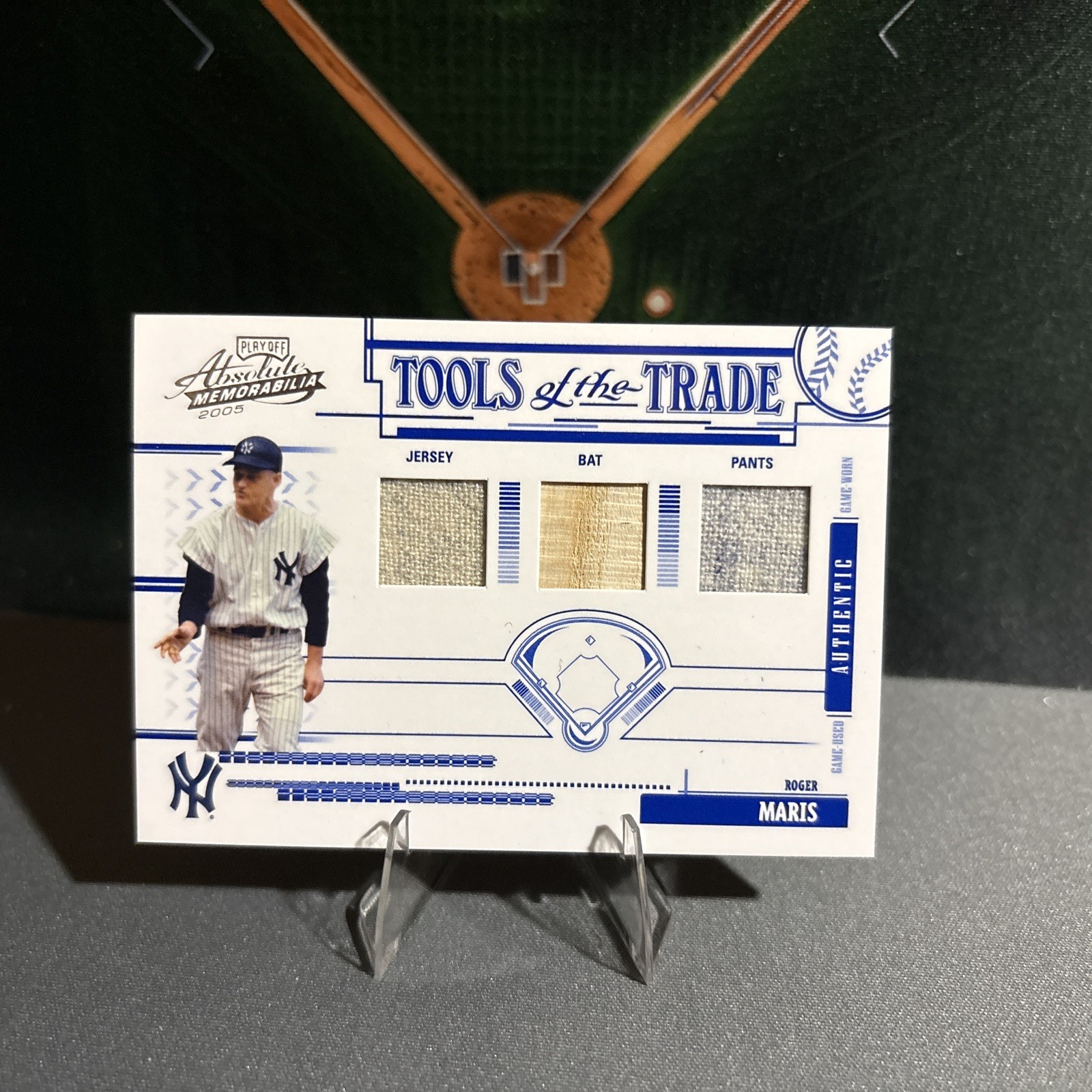 2005 Donruss Memorabilia Tools of Trade Triple Relic TT-177 Roger Maris 9 /100