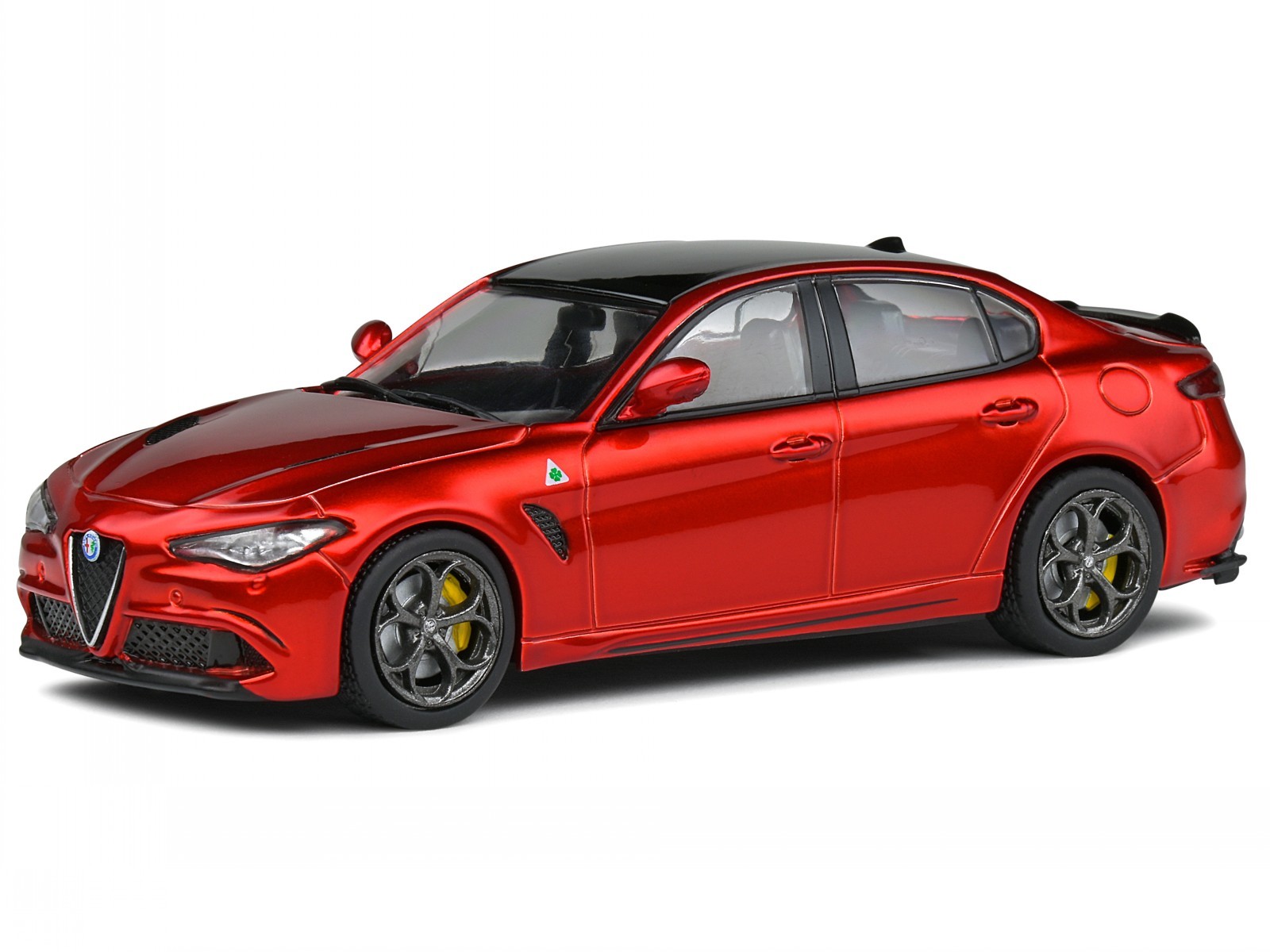 Alfa Romeo Giulia Quadrifoglio Verde red diecast model car 313102 Solido 1:43