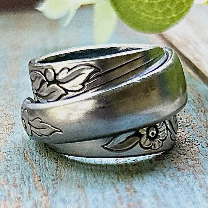 Silver Tone Steel Floral Spoon Wrap Band Ring Size 9 Unisex Handcrafted Silver Tone Steel Floral Spoon Wrap Band Ring Size 9 Unisex Handcrafted