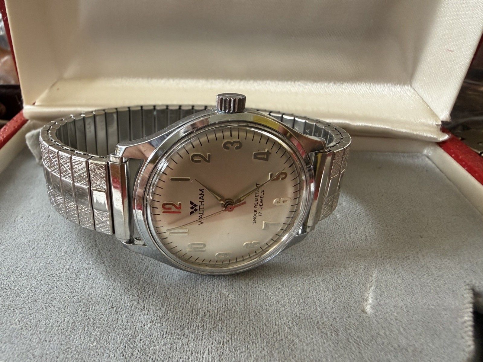 Waltham vintage wristwatch CN201-140