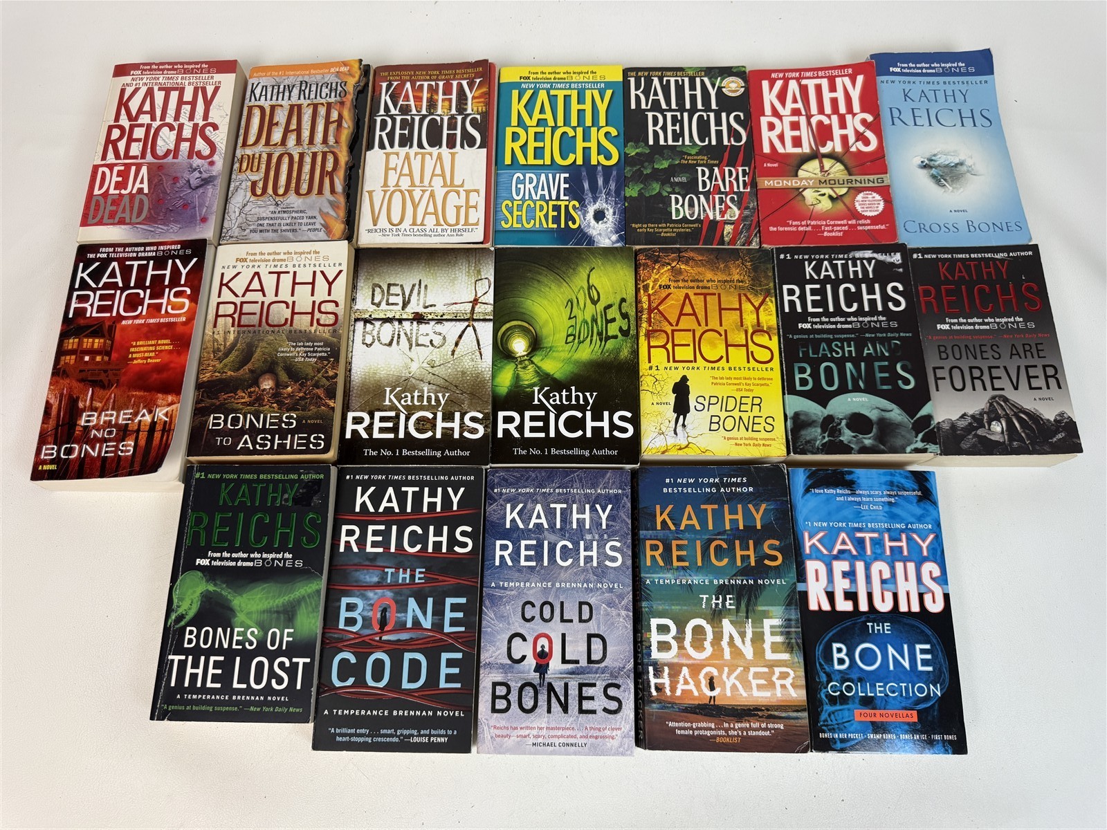 Kathy Reichs Lot 19 Temperance Brennan Paperbacks Deja Dead / Bone Hacker