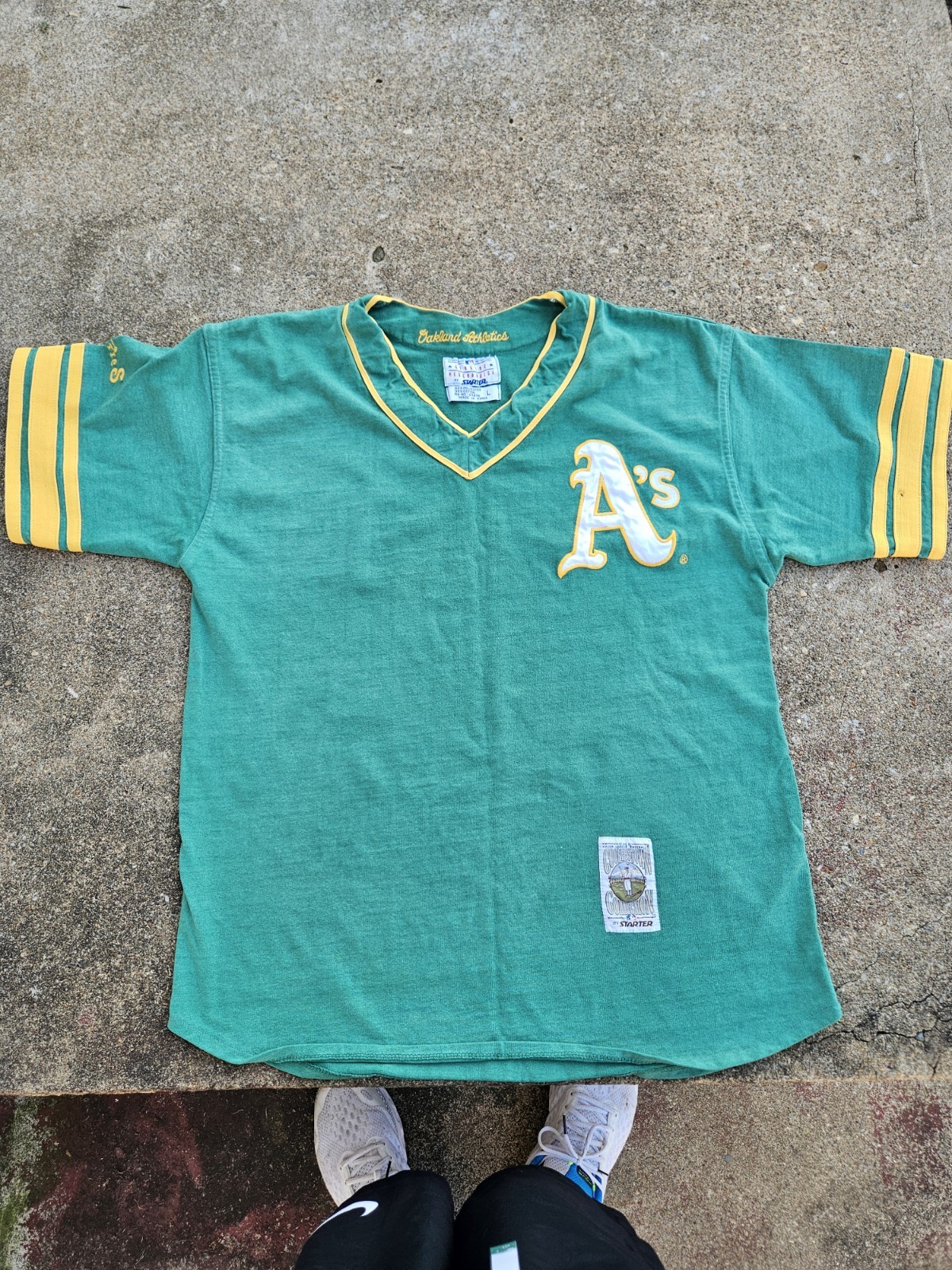 OAKLAND A\'s Coopers Town Collection JERSEY Size L , VINTAGE Starter