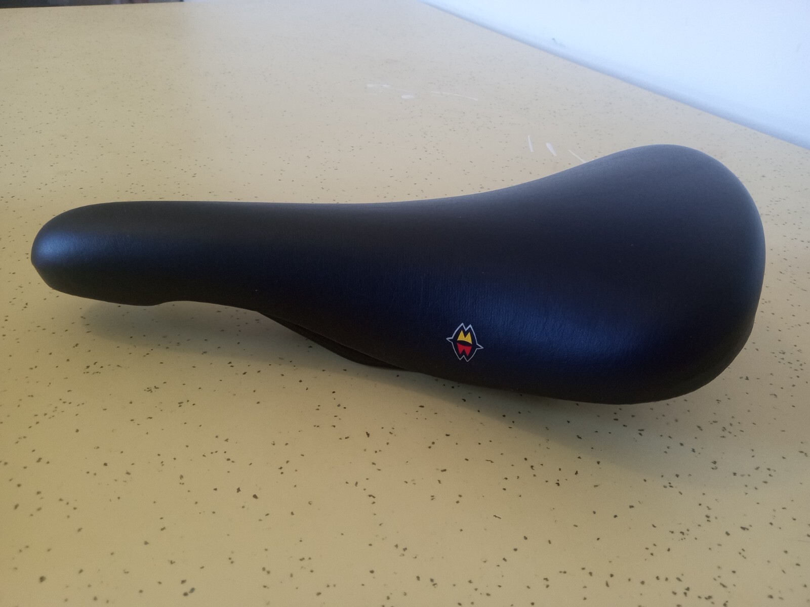 NOS 90’s Gary Fisher Saddle Seat Velo Mtb Black Leather Fit: Klein Trek Fuji Gt NOS 90’s Gary Fisher Saddle Seat Velo Mtb Black Leather Fit: Klein Trek Fuji Gt