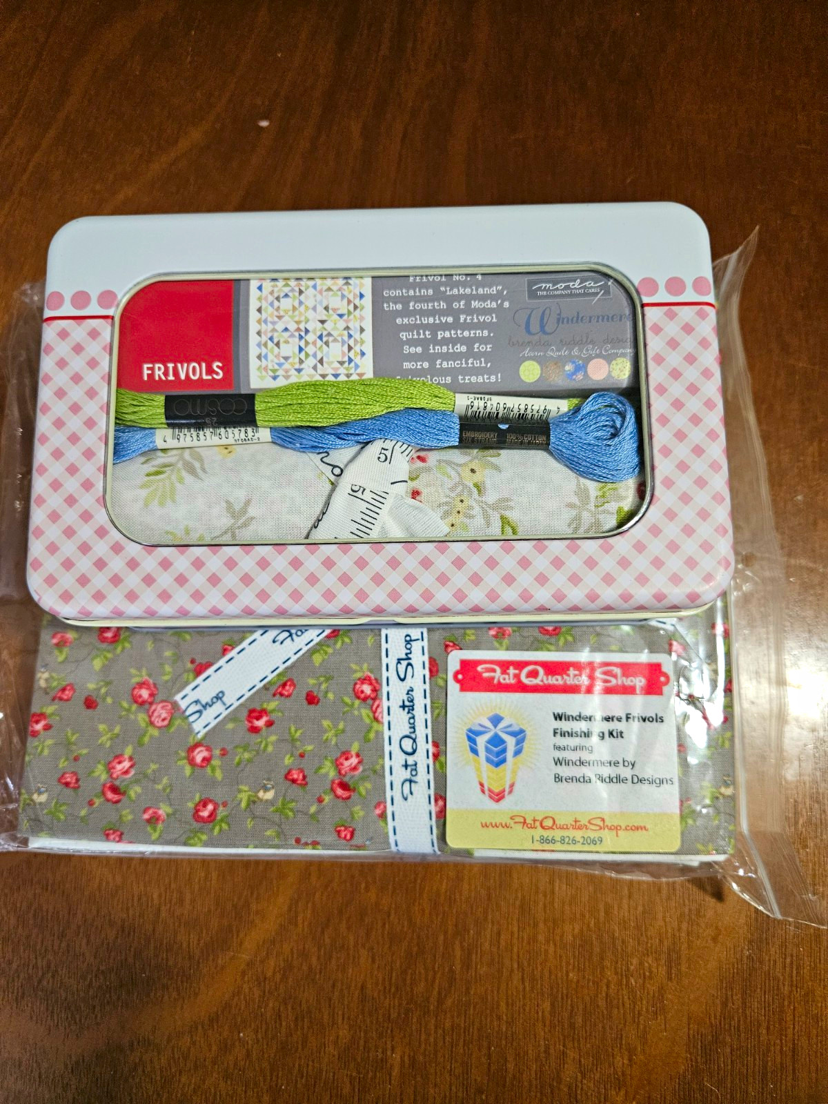 Moda Pre-Cut Frivol No. 4 Windermere Lakeland Quilting Kit Tin Moda Pre-Cut Frivol No. 4 Windermere Lakeland Quilting Kit Tin