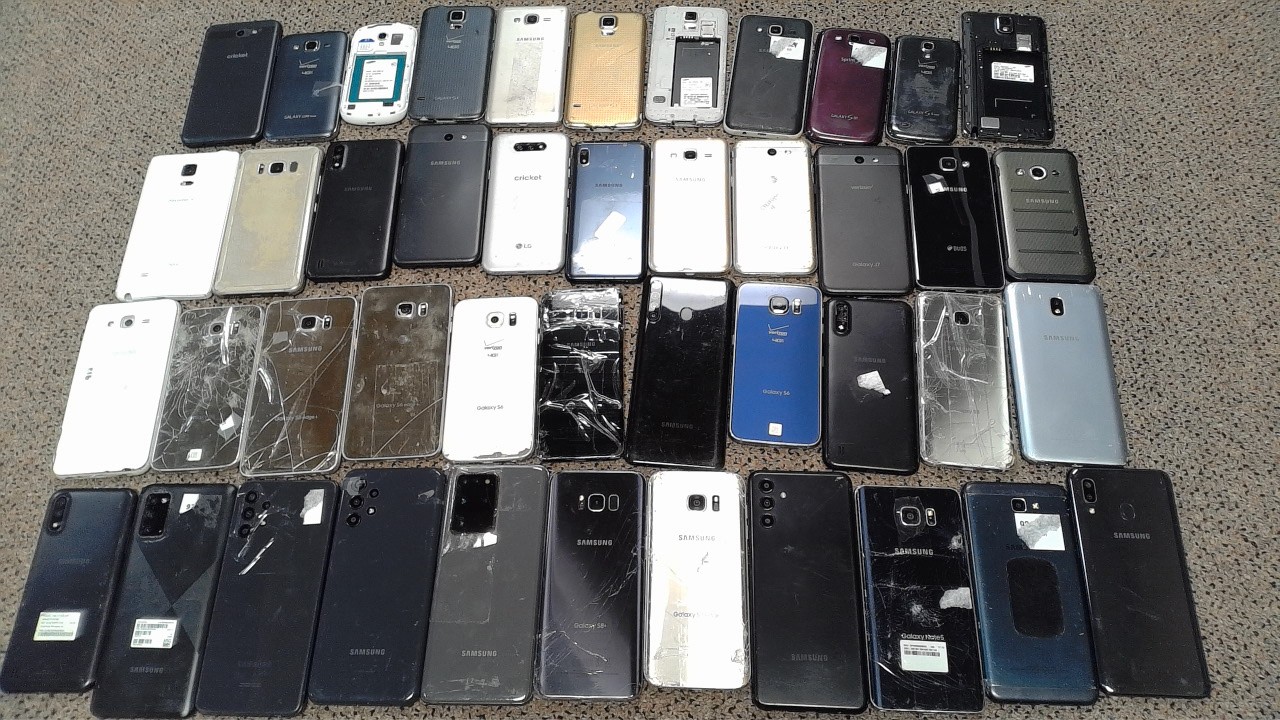 Lot of 44 Samsung Galaxy Smartphones Untested Assumed Non-Working