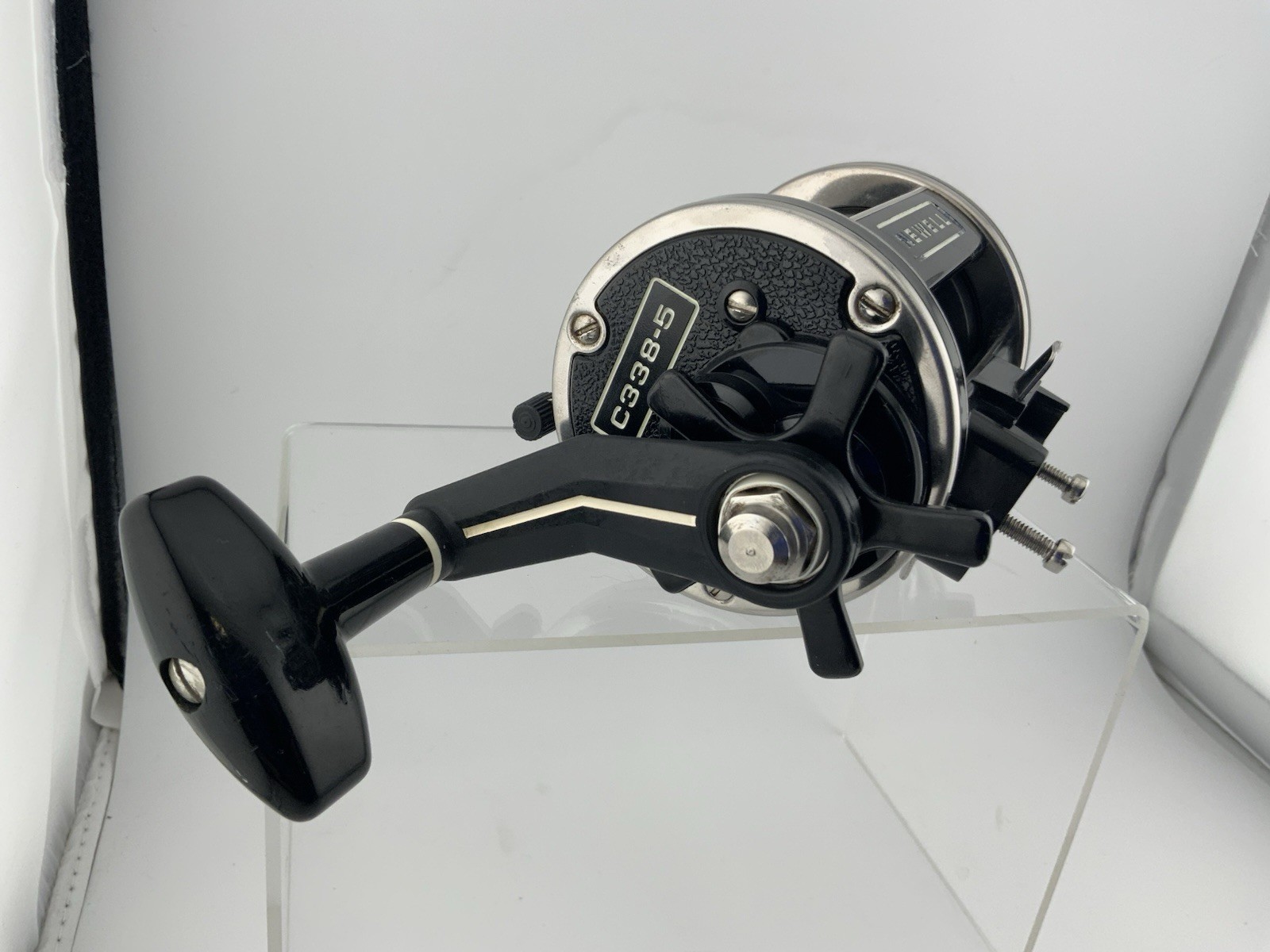 Graphite C338-5 Vintage Baitcasting Fishing Reel with Ball Bearing Nice (READ)