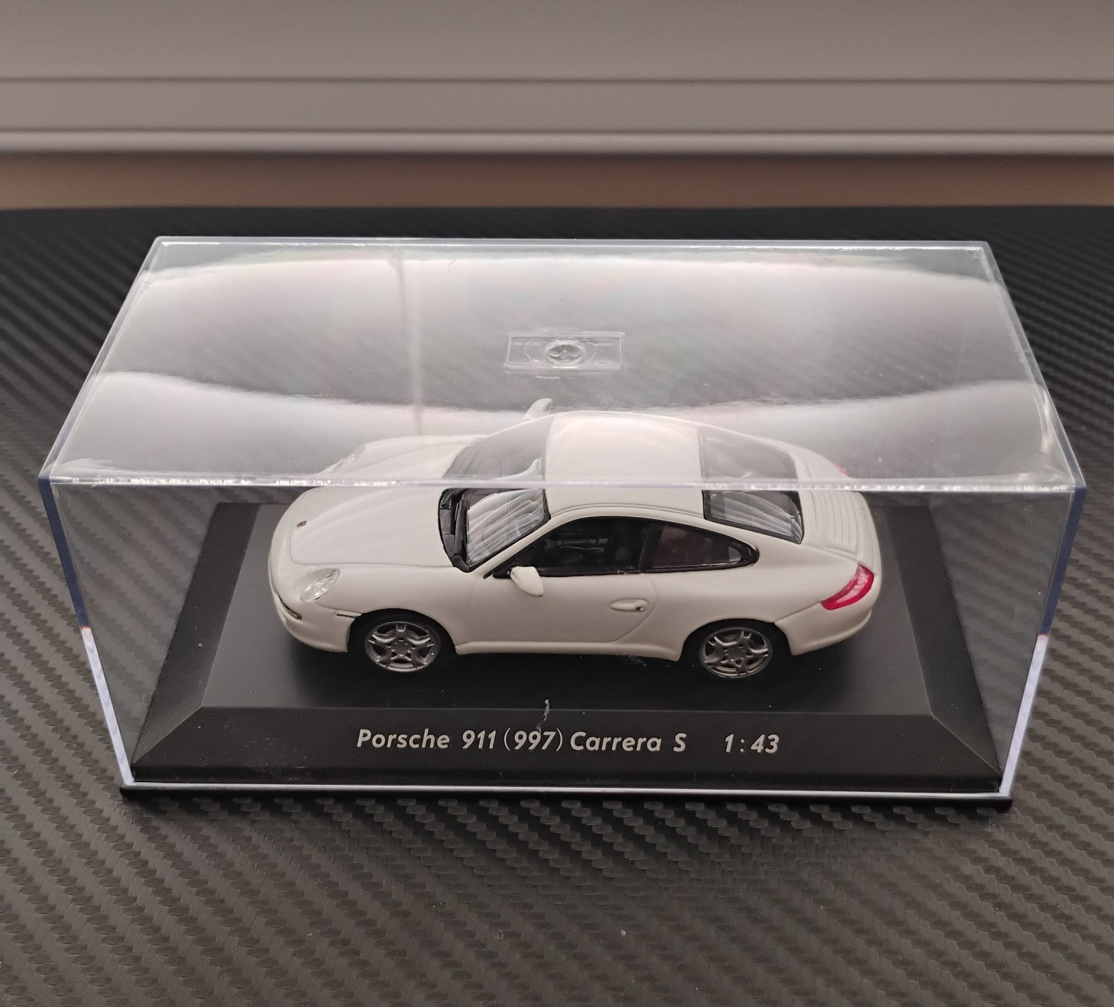 WELLY 1/43 PORSCHE 911 (997) Carrera S Diecast Model