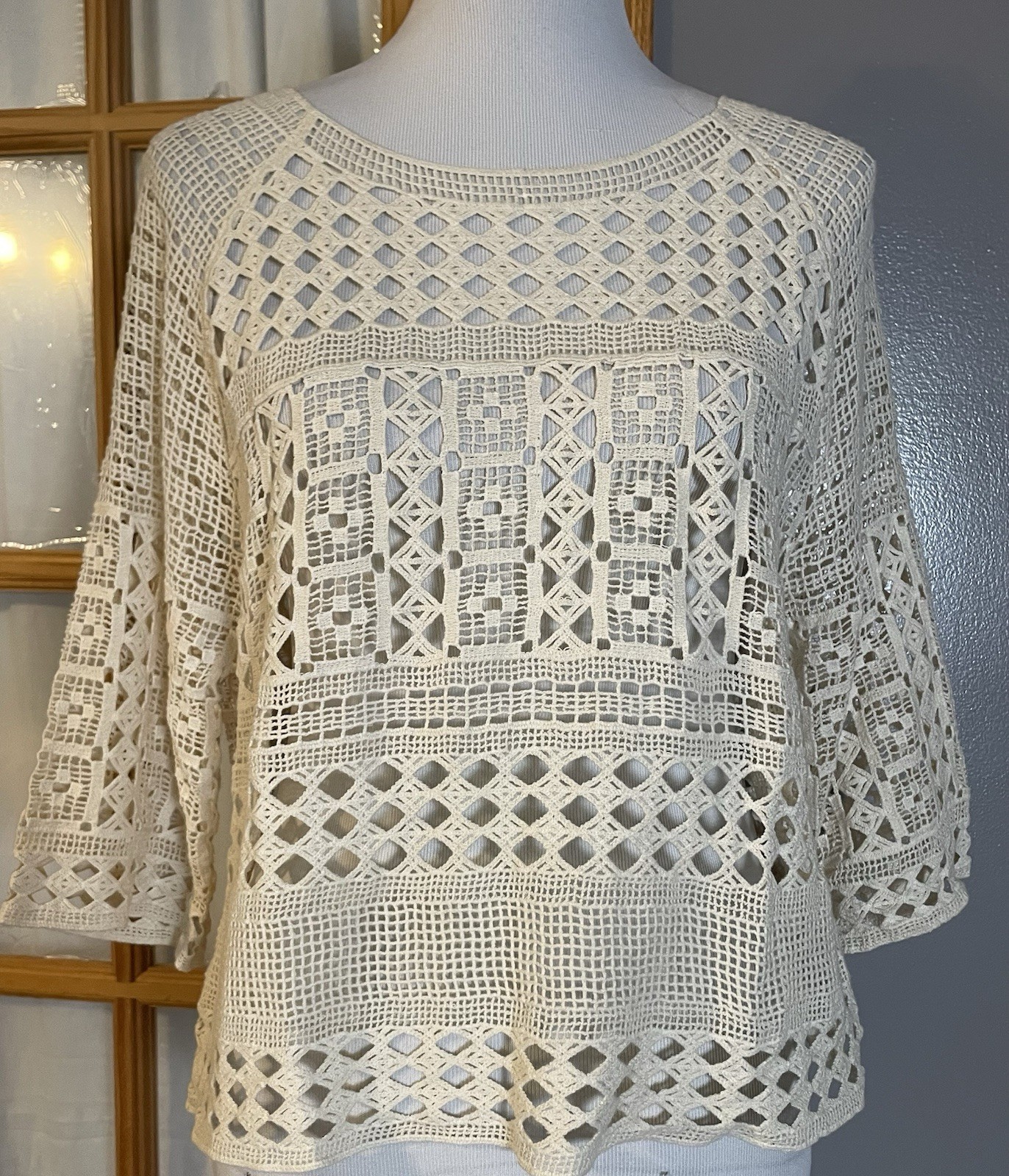 H&M Crochet Cropped Top Sz M Ivory Open Knit Geometric Pullover Classic Coastal H&M Crochet Cropped Top Sz M Ivory Open Knit Geometric Pullover Classic Coastal