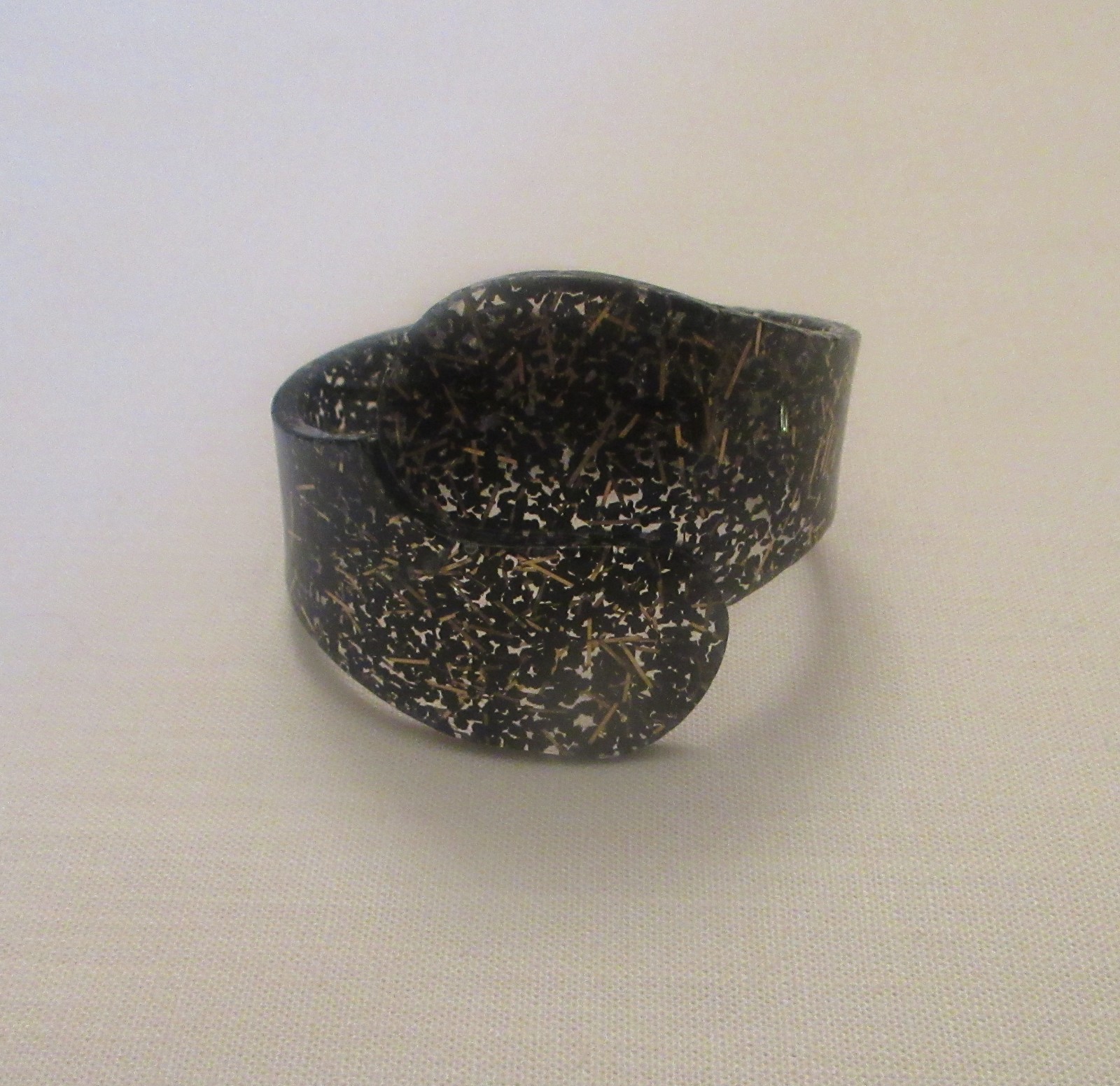 Vintage 1950s Lucite Confetti Glitter Hinged Cuff Bracelet Vintage 1950s Lucite Confetti Glitter Hinged Cuff Bracelet