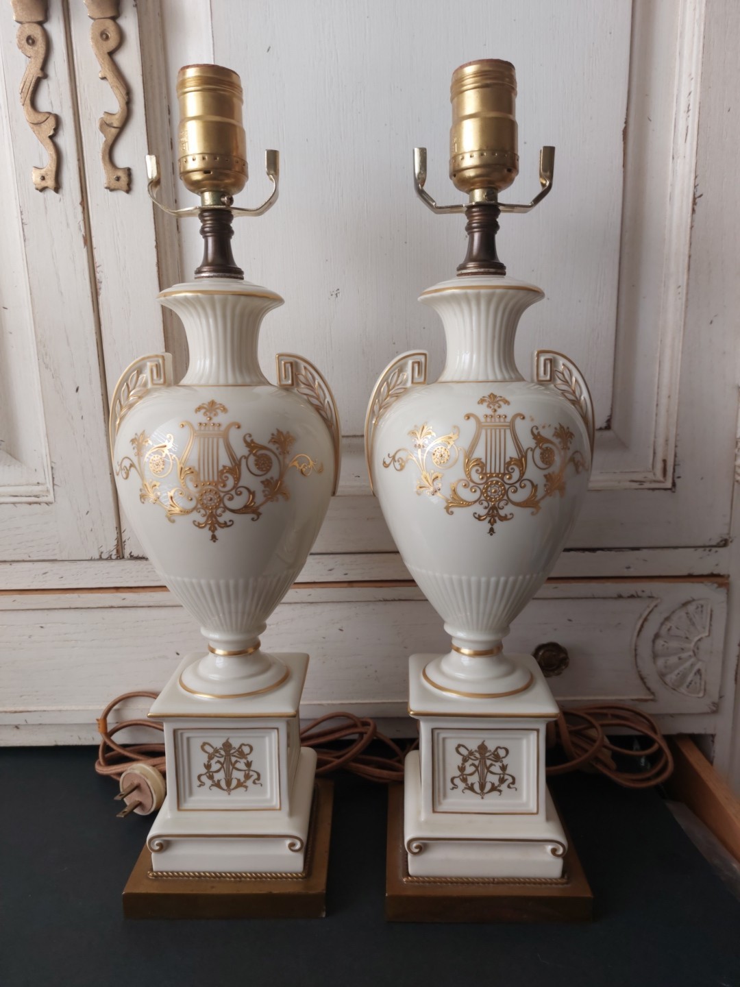 2 ANTIQUE PORCELAIN URN LAMPS PORCELAINE DE PARIS DEPCREAM & GOLD GILT