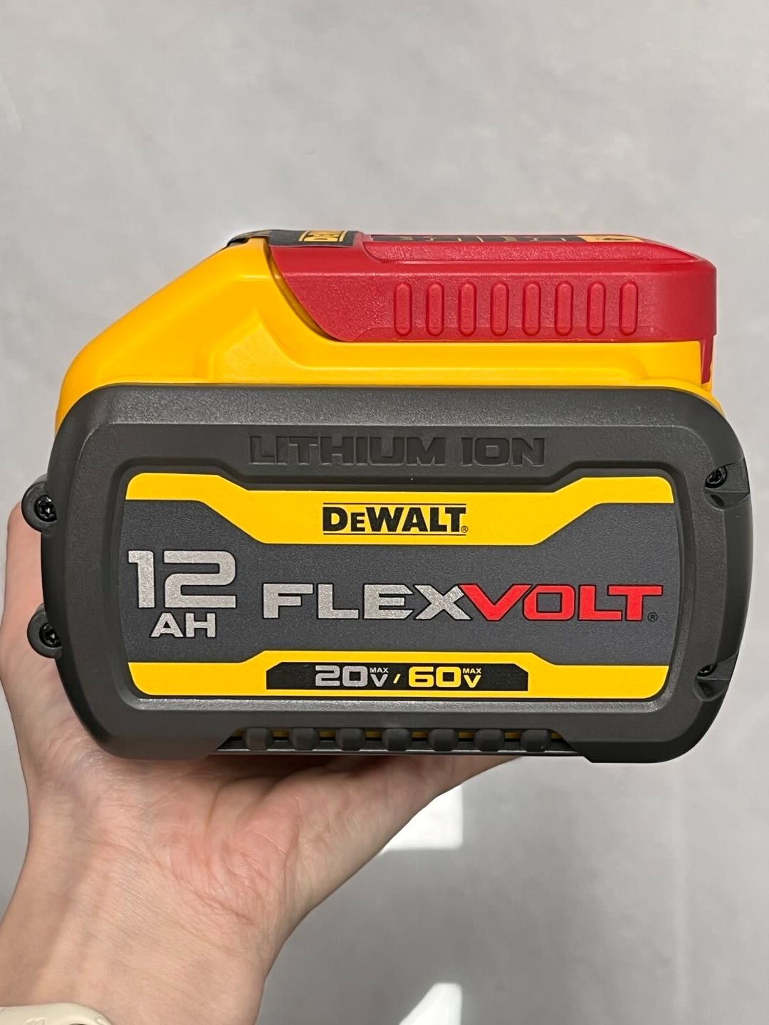 1 Pc DEWALT FLEXVOLT 20V/60V MAX* 12Ah Lithium-Ion Battery DCB612 ﻿