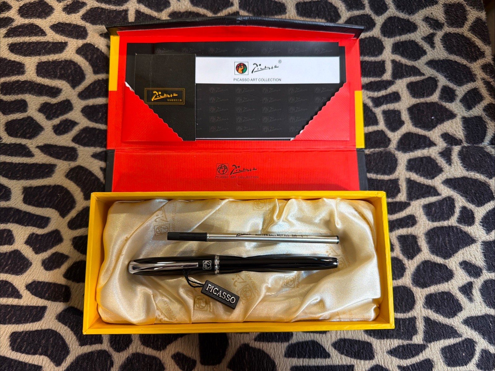 BRAND NEW Picasso Art Collection Picasso Ink Pen With Extra Cartridge BRAND NEW Picasso Art Collection Picasso Ink Pen With Extra Cartridge