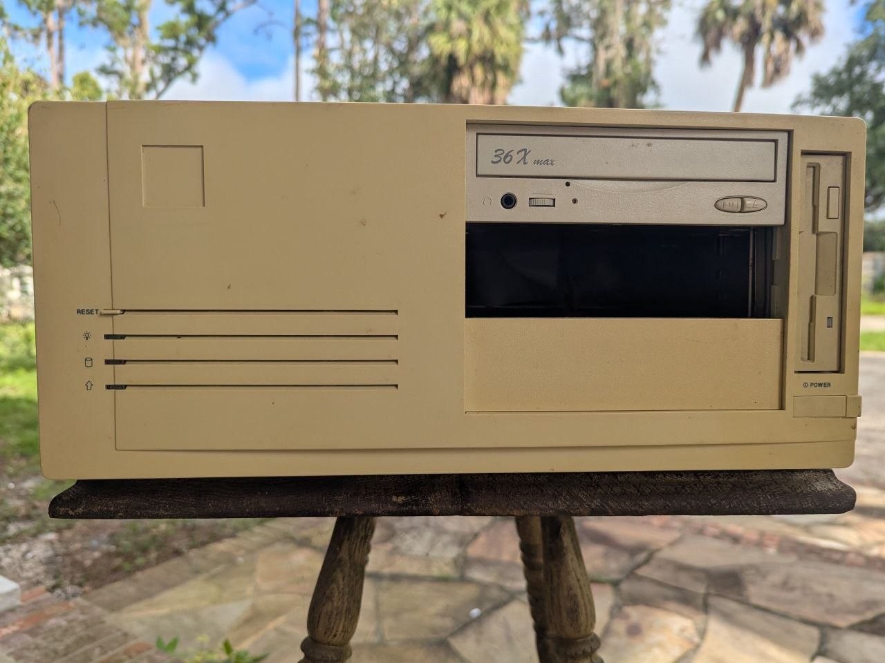 Vintage Beige Desktop Computer Tower PC System Unit Powers On TC