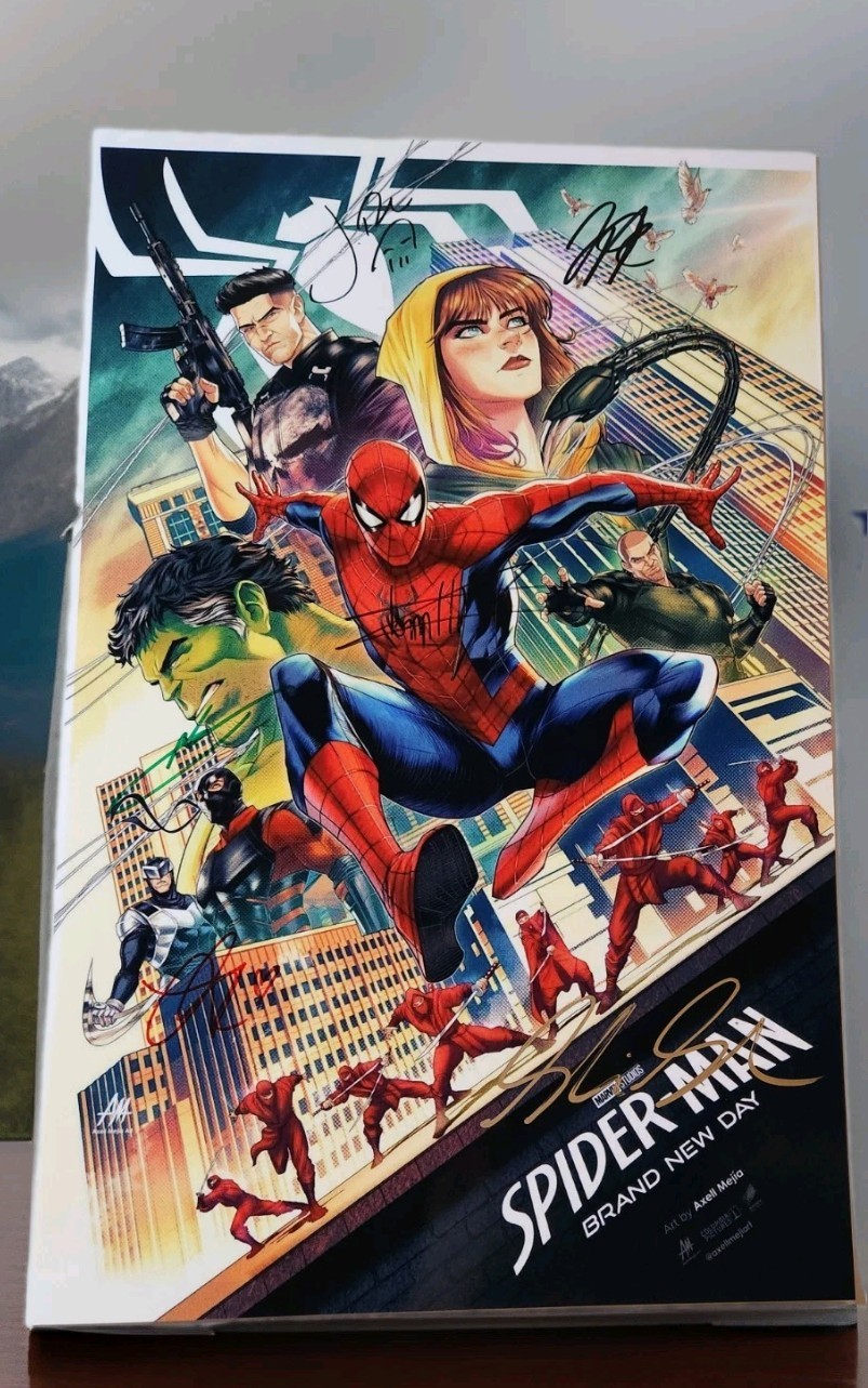 SPIDER-MAN BRAND NEW DAY CAST Autographed 11x17 Photo- with COA SPIDER-MAN BRAND NEW DAY CAST Autographed 11x17 Photo- with COA