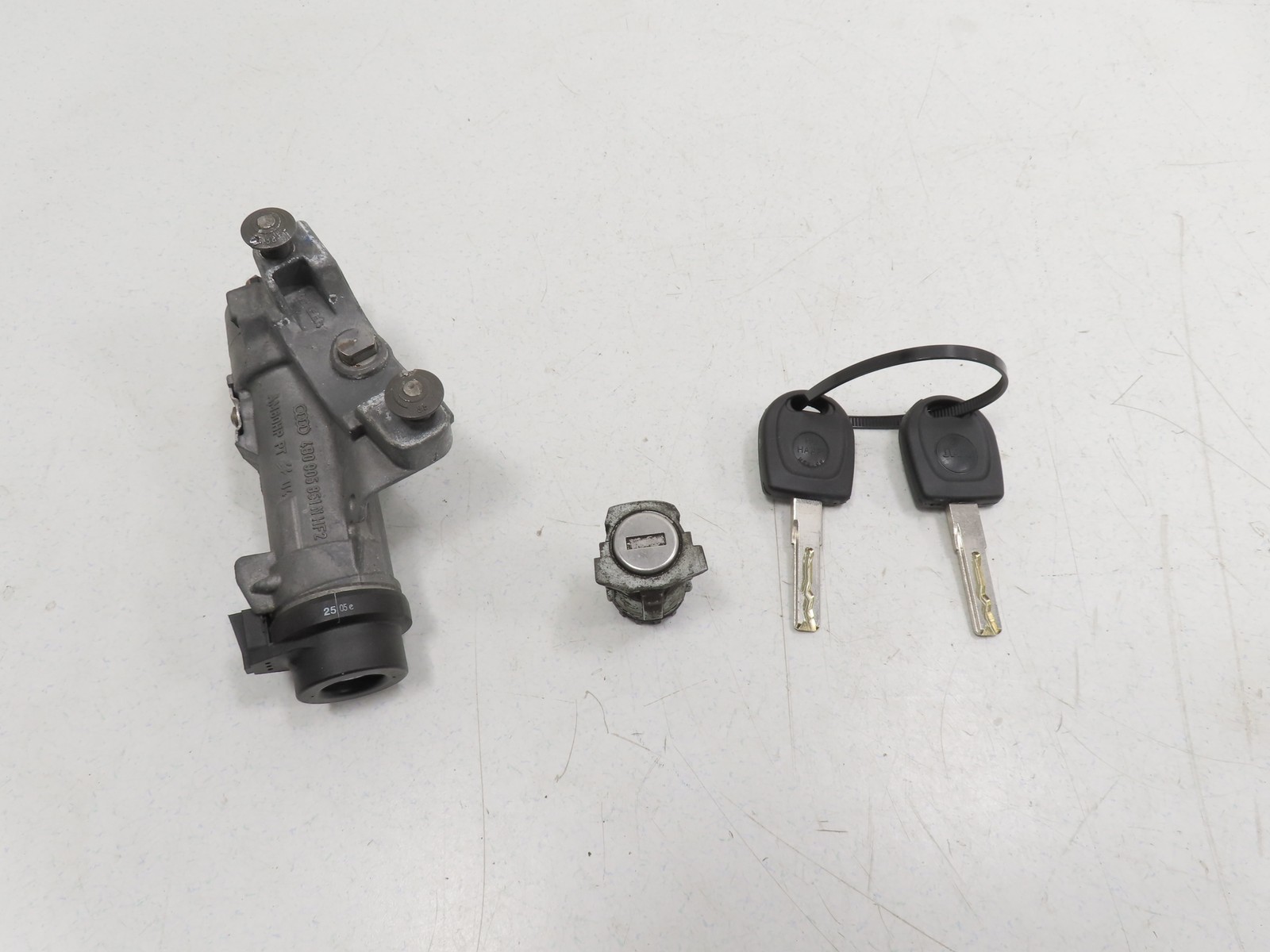 06 Lamborghini Gallardo #1310 Lock Pair, Door & Ignition Cylinders w/ Key 4B0905