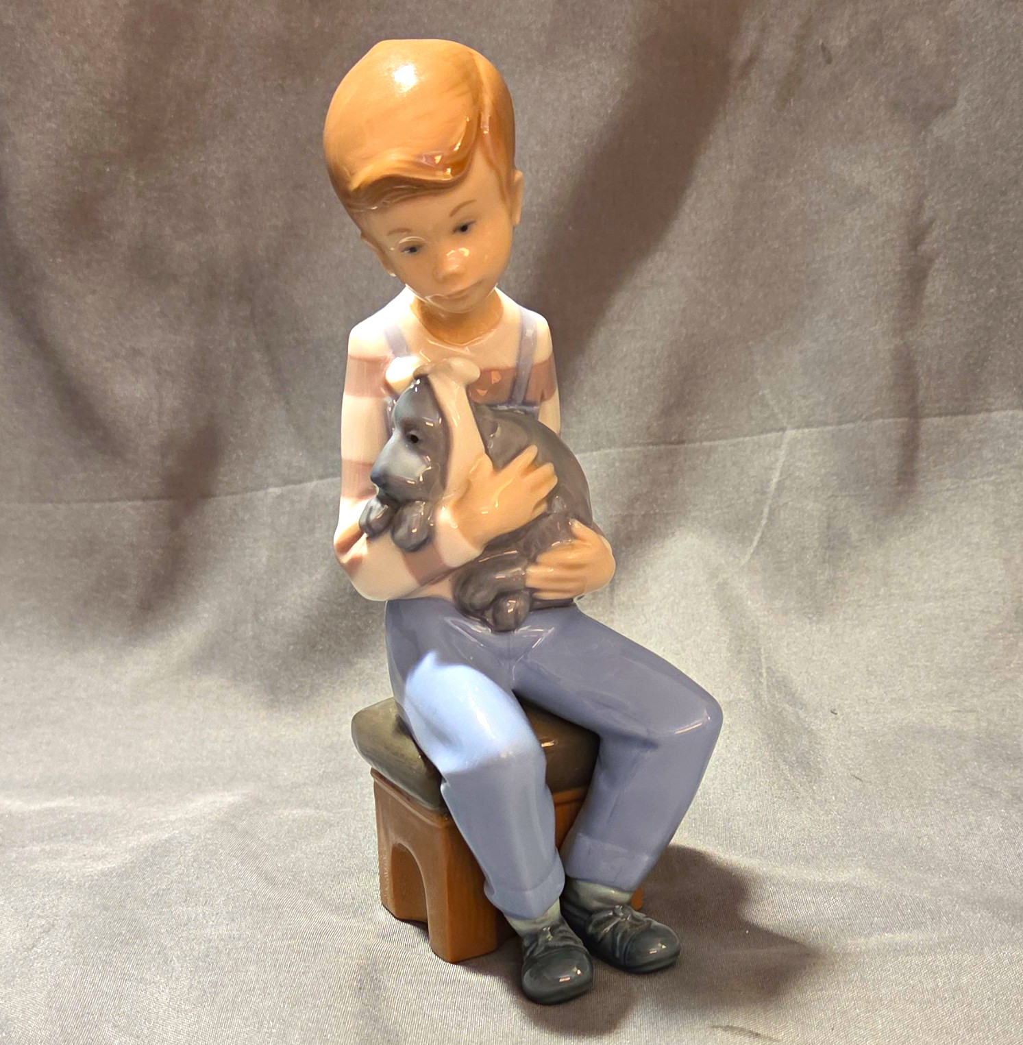 Vintage NAO by Lladro 