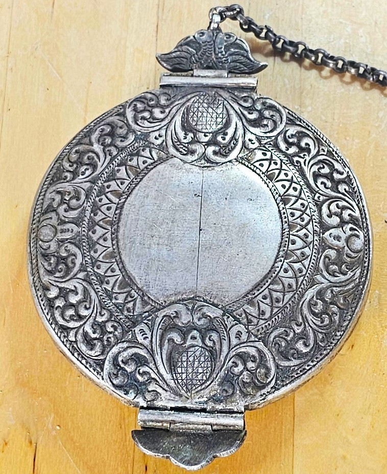 19th c Sri Lanka Ceylon Silver Killota Killotaya Lime Box w Spoon Antique 19th c Sri Lanka Ceylon Silver Killota Killotaya Lime Box w Spoon Antique