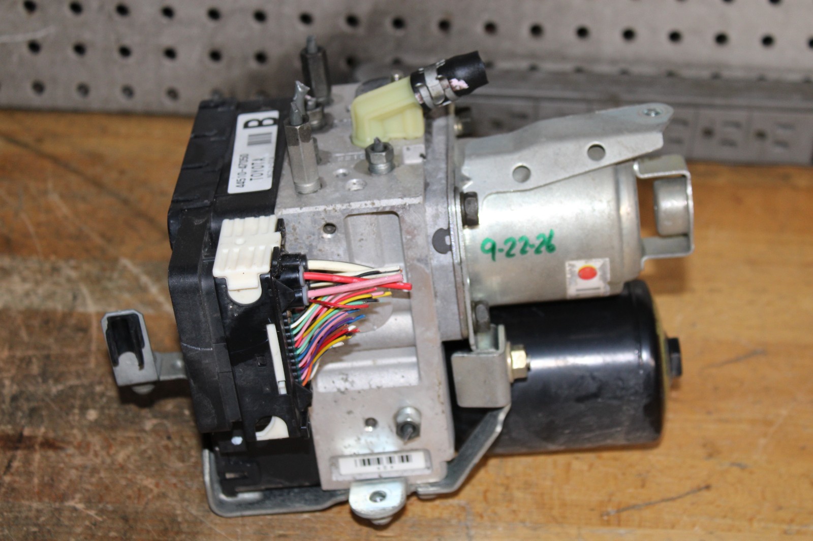 04-09 Toyota Prius Hybrid ABS Brake Pump Hydraulic Anti-Lock Module System OEM 04-09 Toyota Prius Hybrid ABS Brake Pump Hydraulic Anti-Lock Module System OEM