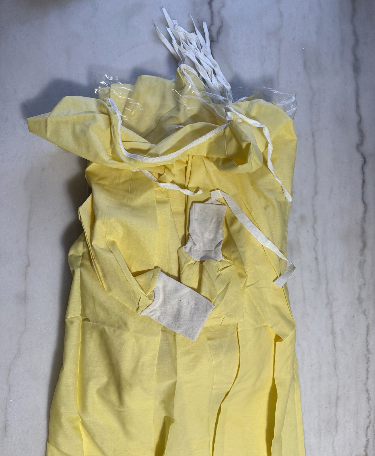 Gown Medical THROW OFFER Surgical yellow 12 pack reusable Gown Medical THROW OFFER Surgical yellow 12 pack reusable