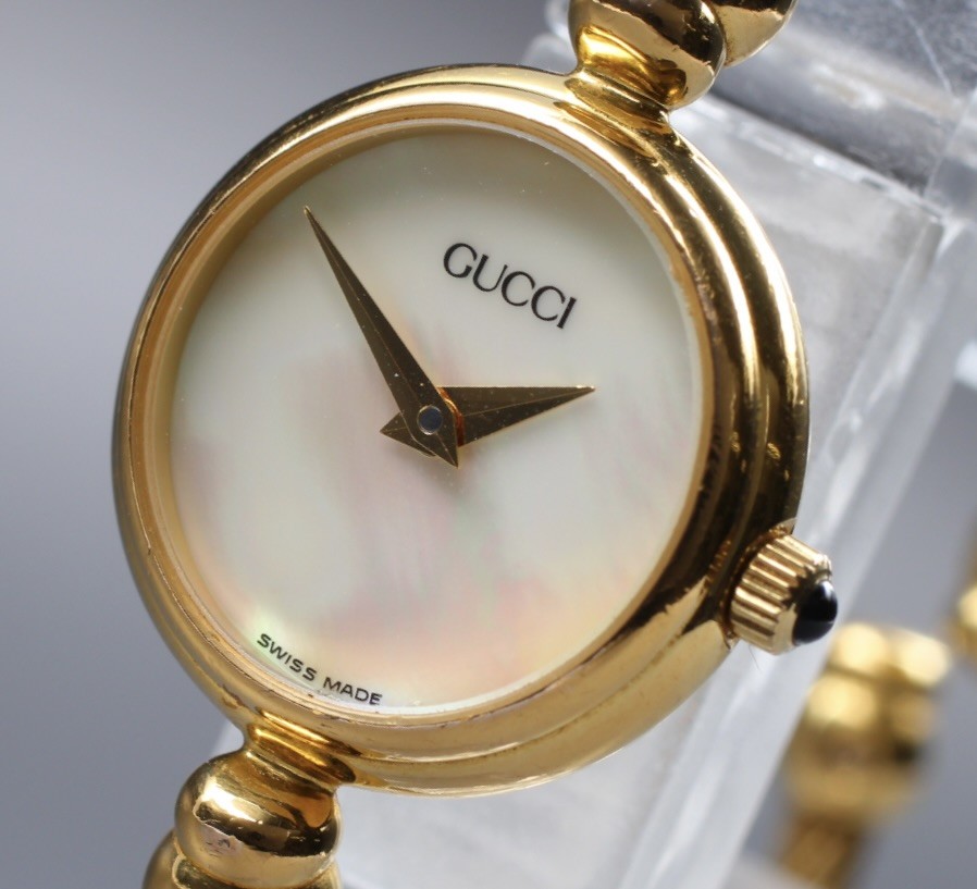 New Batt [Near MINT] Gucci 2700.2.L 20mm shell Dial Gold Bangle Qz Women\'s Watch