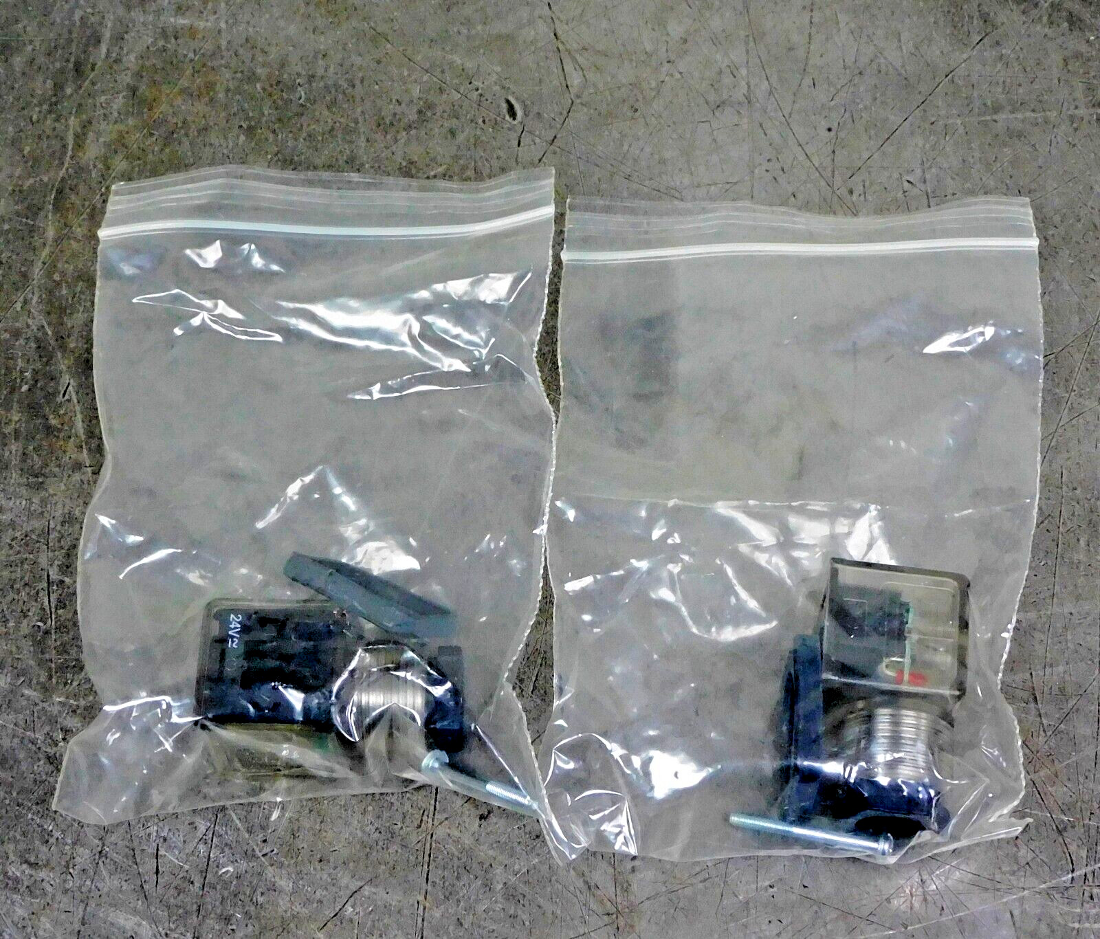 Molex 1210640579 Solenoid Valve Connector w/ LED 24 V Lot of Two (2)