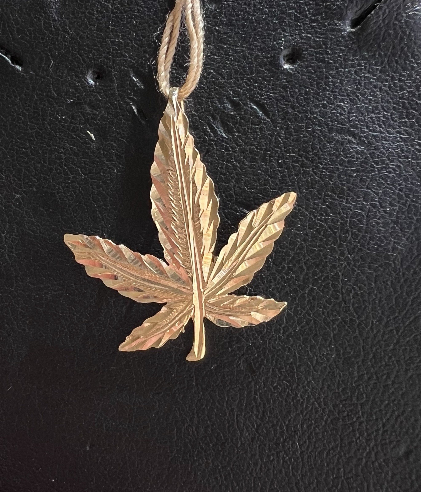 14k Yellow Gold Leaf Charm Pendant No Stone 14k Yellow Gold Leaf Charm Pendant No Stone