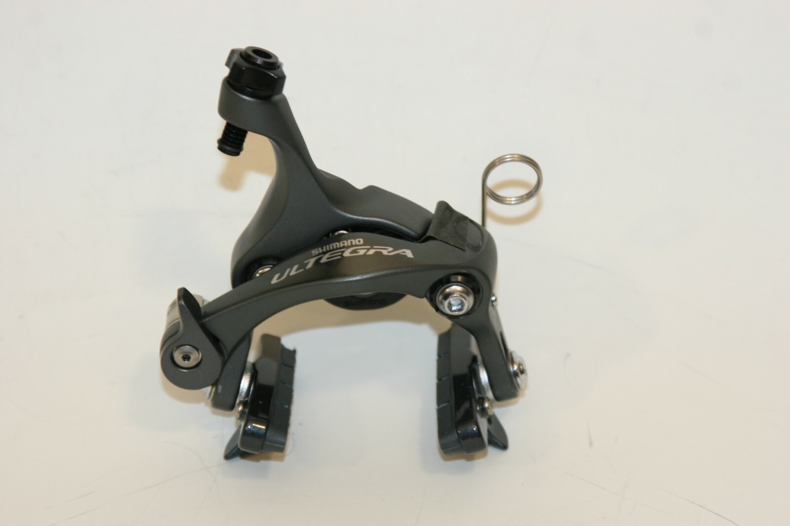 Shimano Ultegra BR-R6810F Direct Mount Road Brake Front Caliper UDMF1 Shimano Ultegra BR-R6810F Direct Mount Road Brake Front Caliper UDMF1