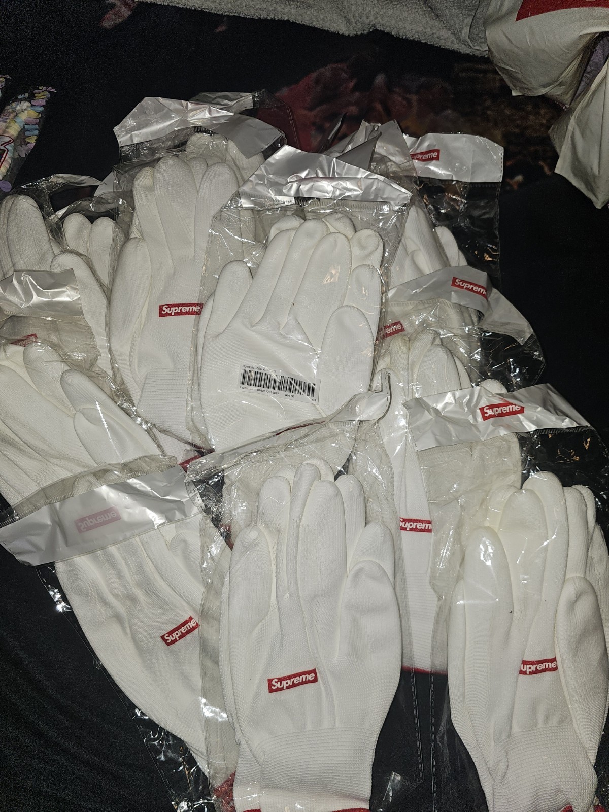 10x Supreme Rubberized Gloves (100% Authentic) 10x Supreme Rubberized Gloves (100% Authentic)