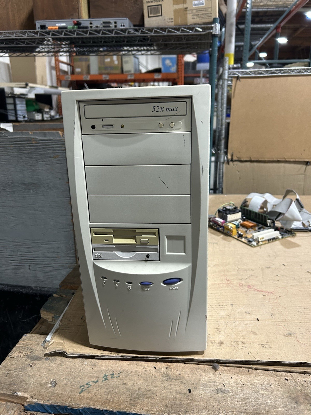 Vintage Mid ATX Beige Computer Tower Case with CD/Floppy/Zip