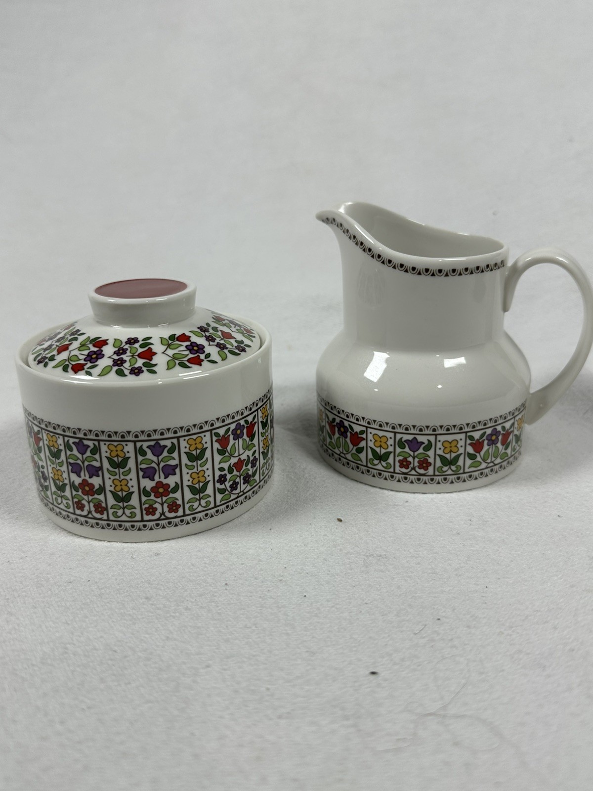 Vtg Royal Doulton FIREGLOW 8 oz Creamer & Sugar Bowl w/Lid Set TC1080 England EC Vtg Royal Doulton FIREGLOW 8 oz Creamer & Sugar Bowl w/Lid Set TC1080 England EC