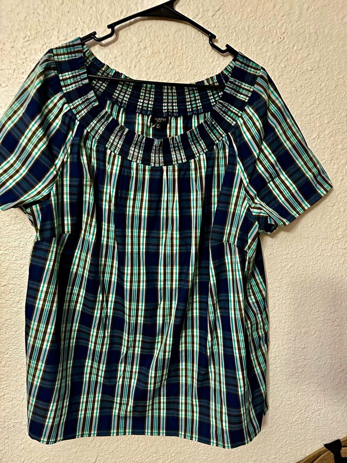 Talbots Women’s 2X Blue Green White Plaid Smocked Scoop Neck Short Sleeve Blouse Talbots Women’s 2X Blue Green White Plaid Smocked Scoop Neck Short Sleeve Blouse