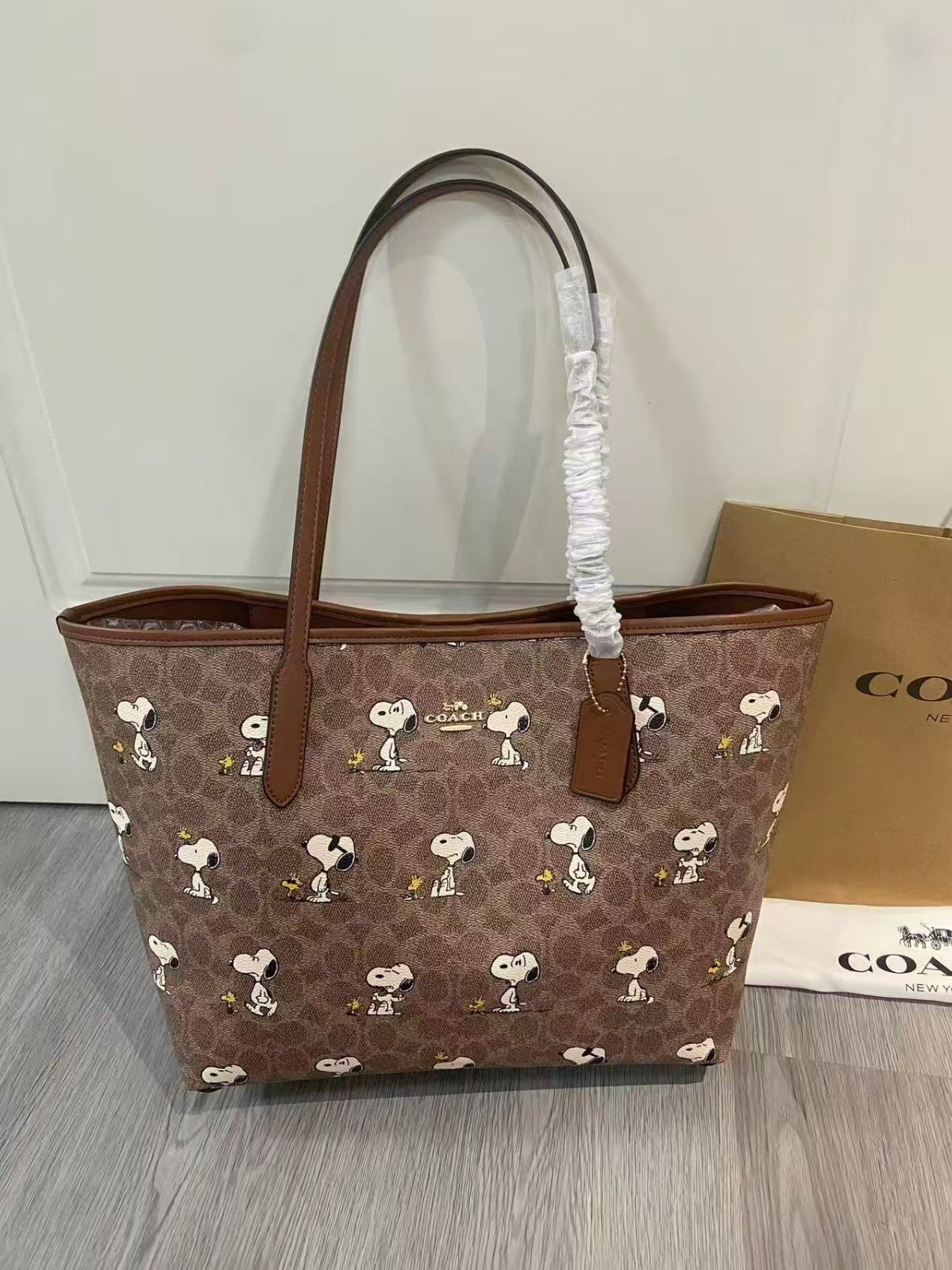 Coach CBJ89 City Tote Bag Signature Coated Canvas Outlet NWT Coach CBJ89 City Tote Bag Signature Coated Canvas Outlet NWT