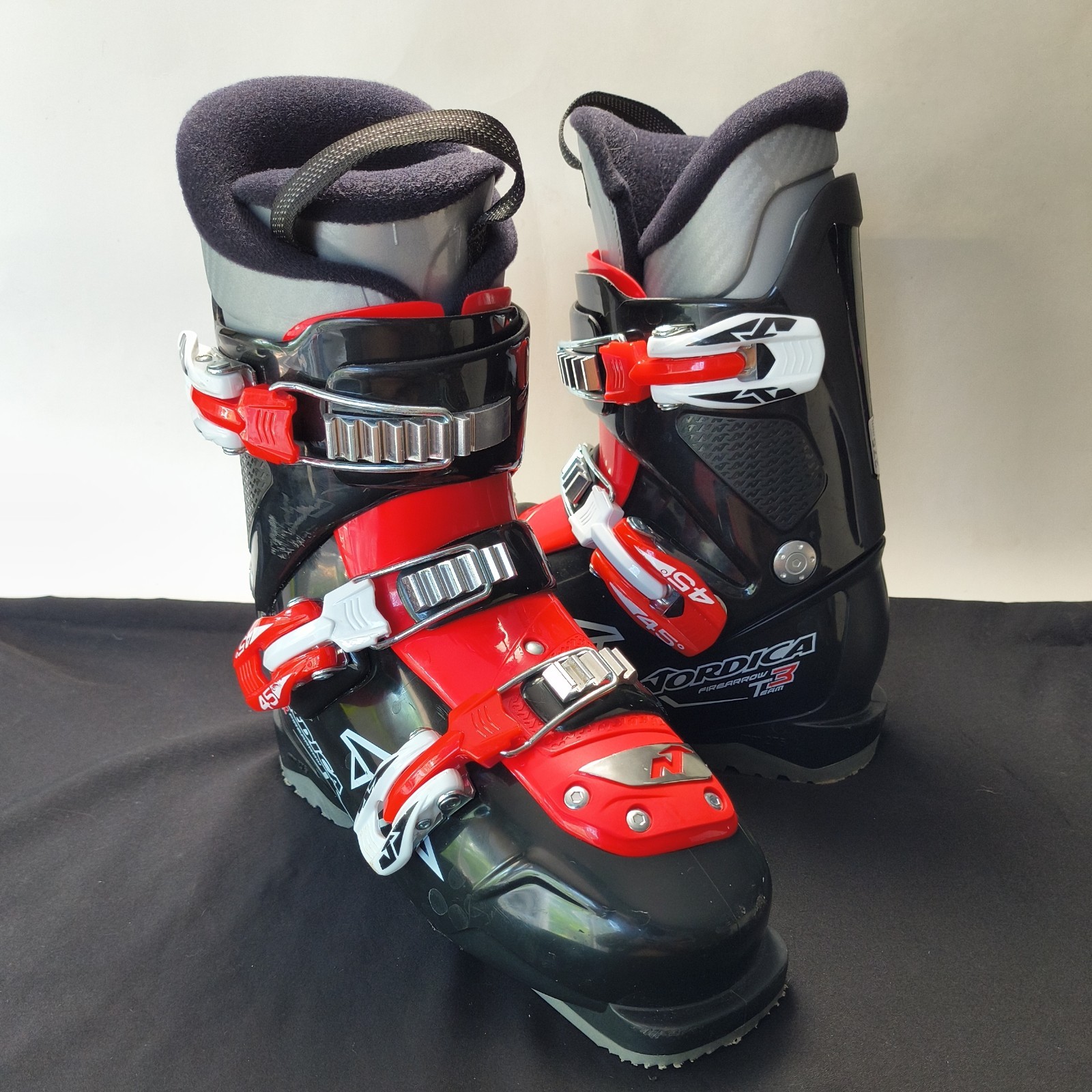 BARELY USED Nordica Fire Arrow Team 3 Ski Boots Size US 5.5 Mondo 23.5 275mm BARELY USED Nordica Fire Arrow Team 3 Ski Boots Size US 5.5 Mondo 23.5 275mm