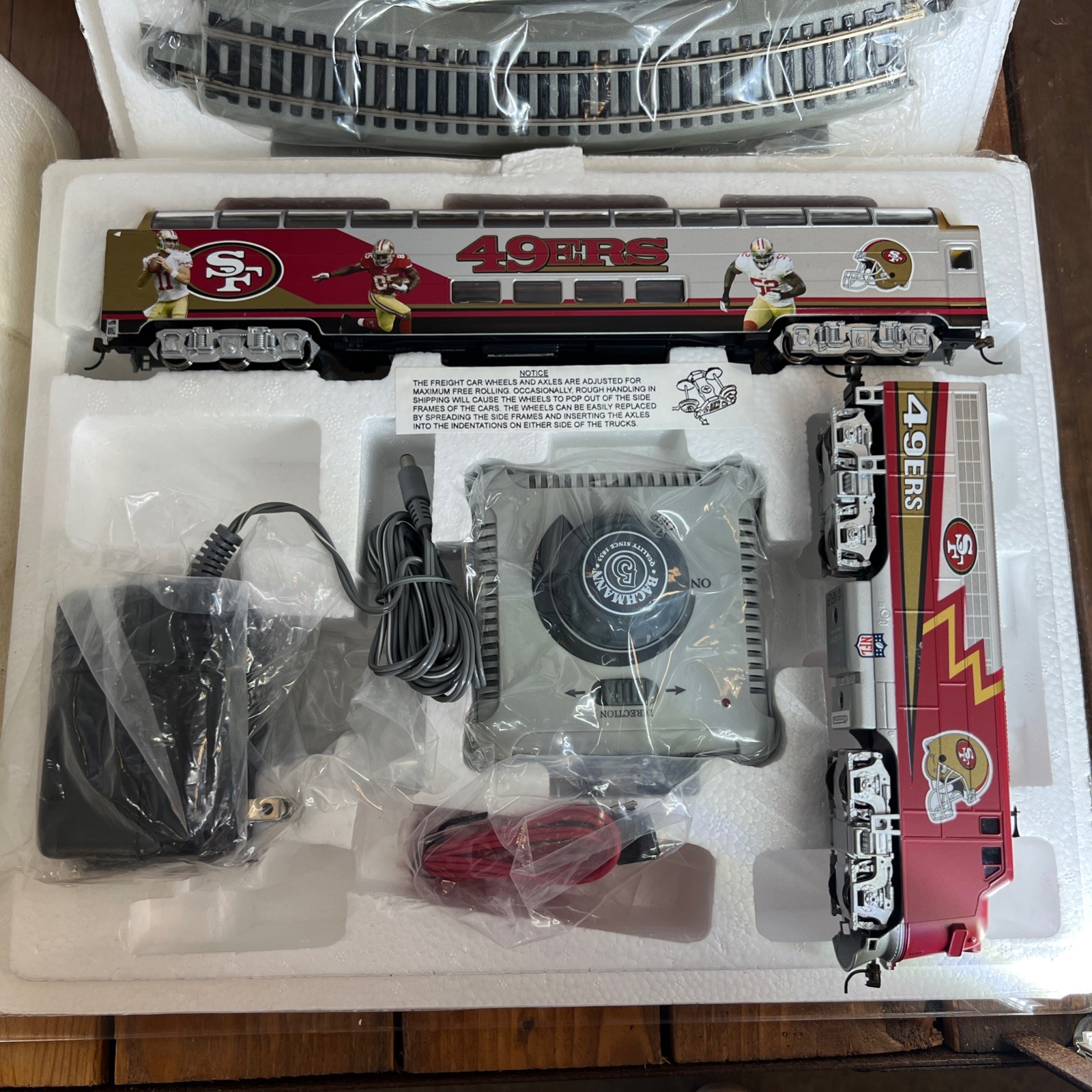 NEW HAWTHORNE VILLAGE SAN Francisco  49ERS TRAIN SET