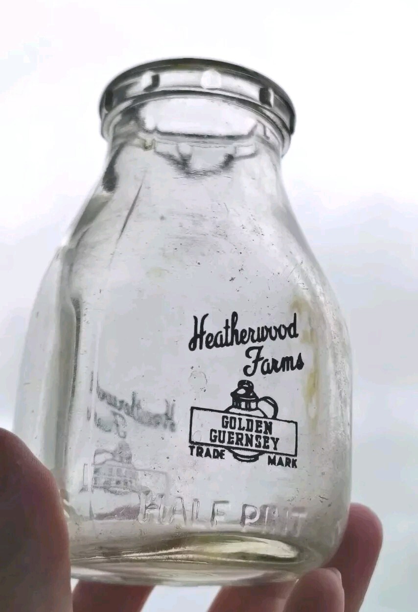 Heatherwood Farms Half Pint Milk Bottle Golden Guernsey Trade Mark Lansing MI