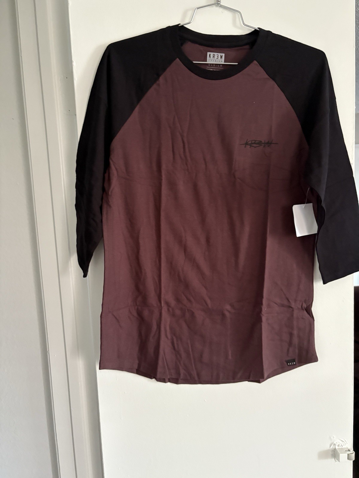 KREW Men’s Raglan T-Shirt Medium NWT Maroon Black 3/4 Sleeve Streetwear
