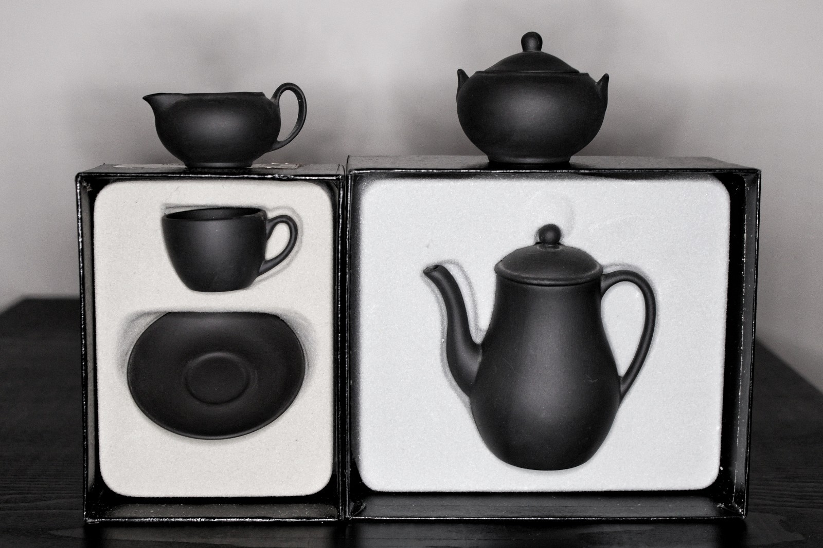 Lot of 6 Rare Vintage Wedgwood Black Basalt Jasperware Miniatures 2 Original Box